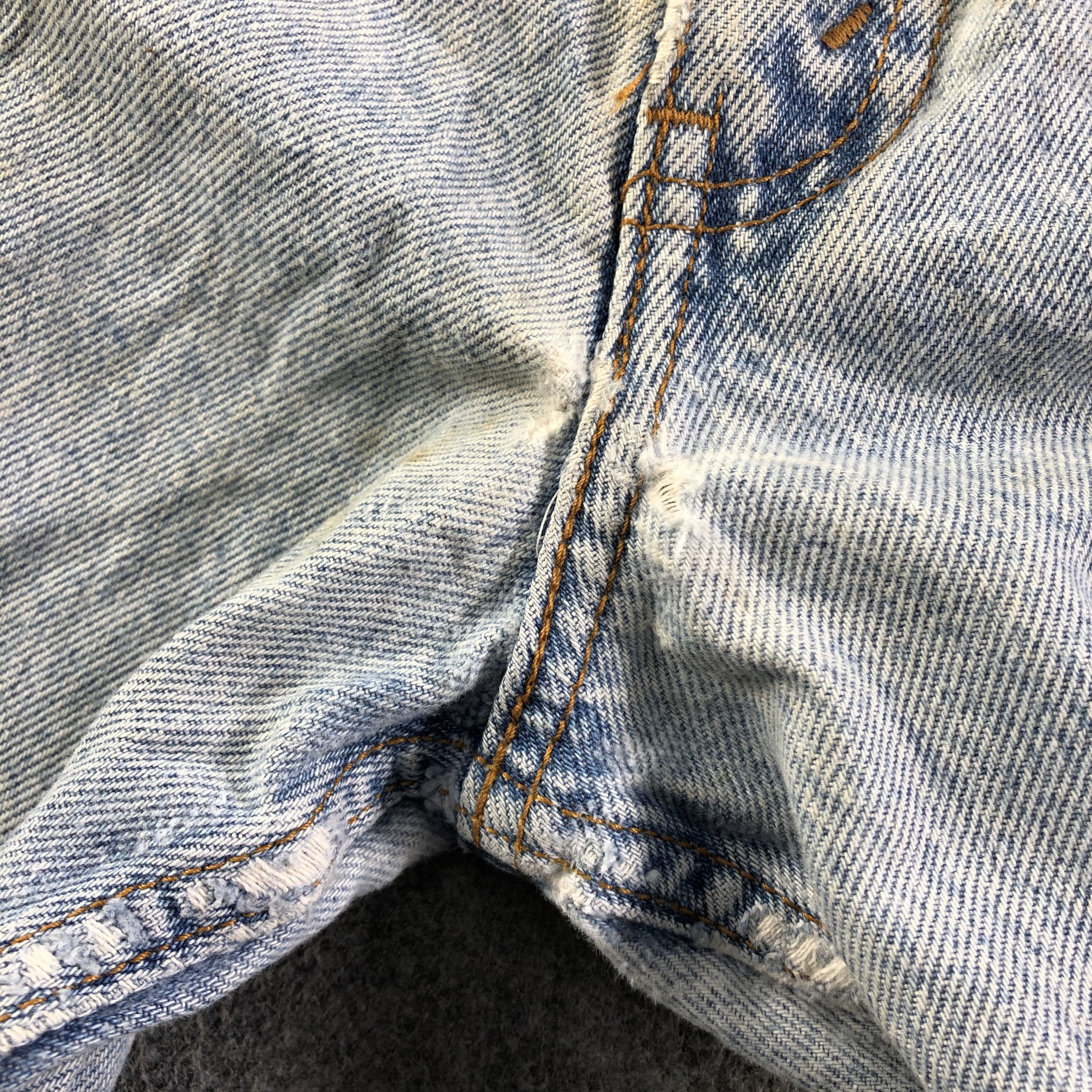 Levi's 90s Vintage Light Wash Levis 550 Jeans-J3353 Size US 33 - 9 Thumbnail