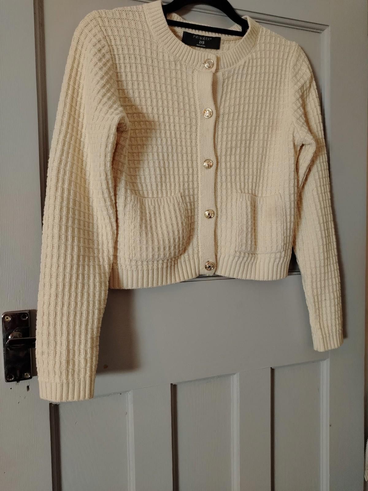 Primark Cream textured knit cardigan with gold buttons size UK 2-4 Size XS / US 0-2 / IT 36-38 - 3 Thumbnail