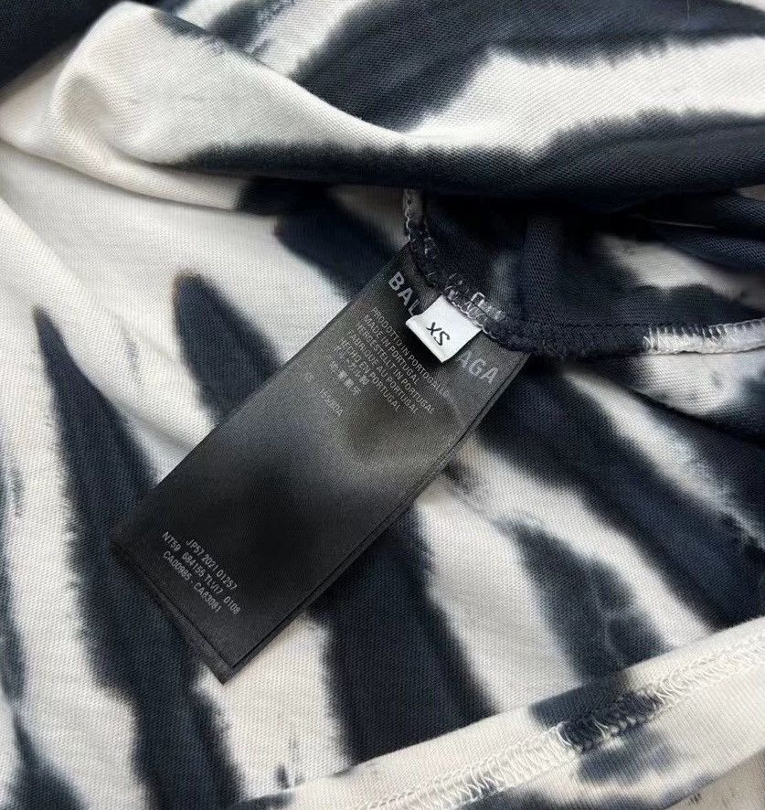 Balenciaga Balenciaga tie dye love short sleeved shirt 2410-Nextarrow Size US XS / EU 42 / 0 - 6 Thumbnail