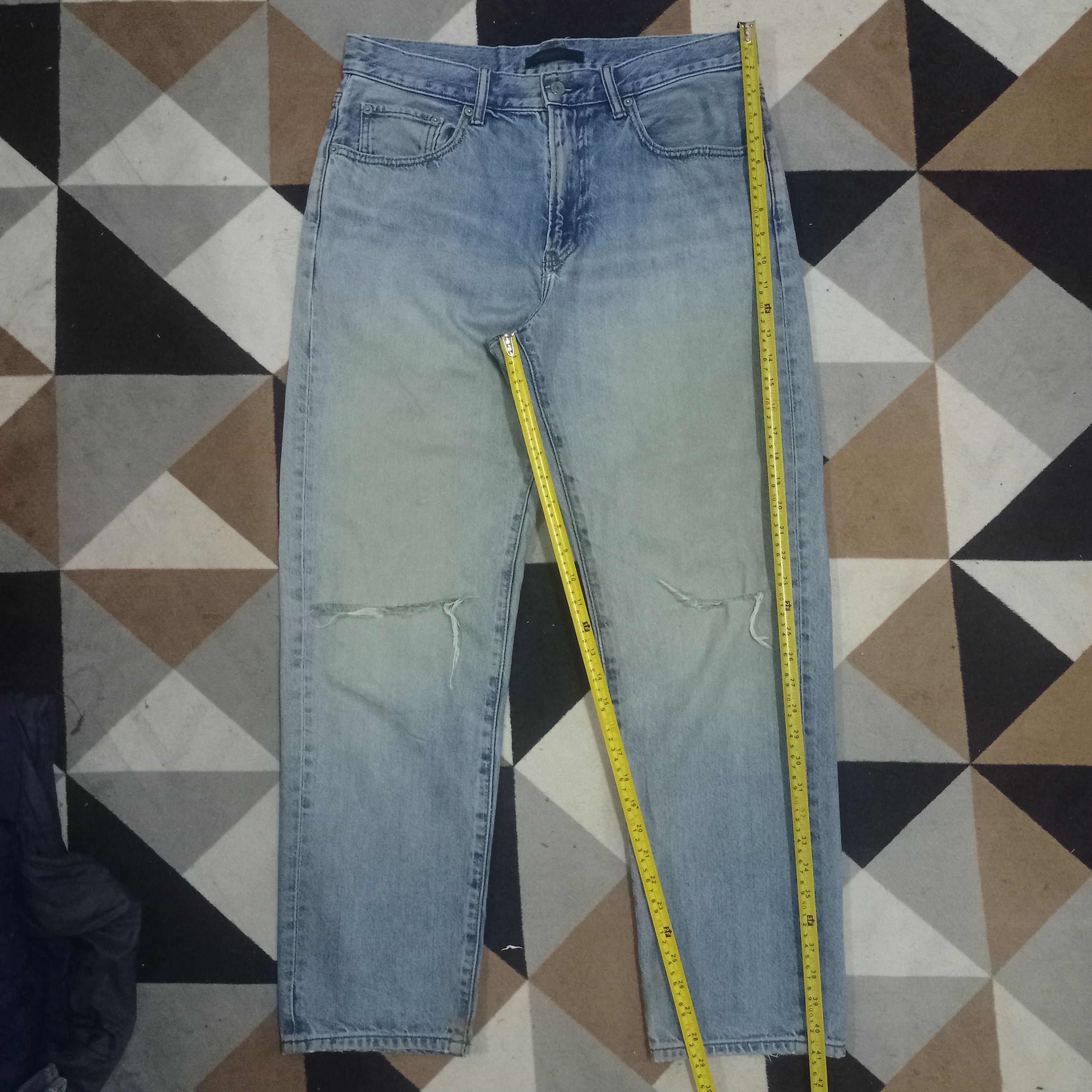 Uniqlo Vintage Japanese Uniqlo Blue Wash Distressed Loose Jeans Size US 34 / EU 50 - 11 Thumbnail