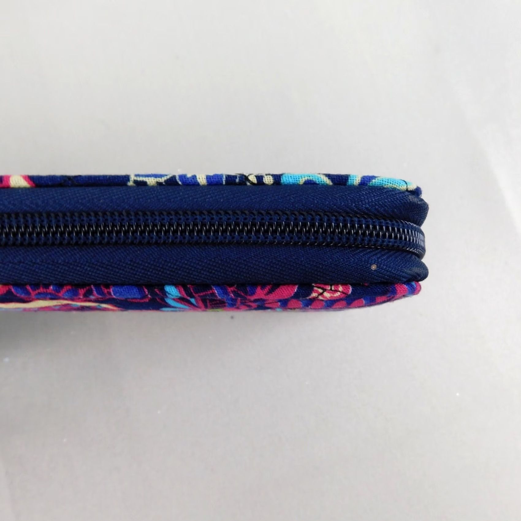 Vintage VINTAGE Quilted Mandala Print Zip-Around Wristlet Clutch Wallet Navy 7.5" x 4" Women Wallet Zip-Around Size ONE SIZE - 5 Thumbnail