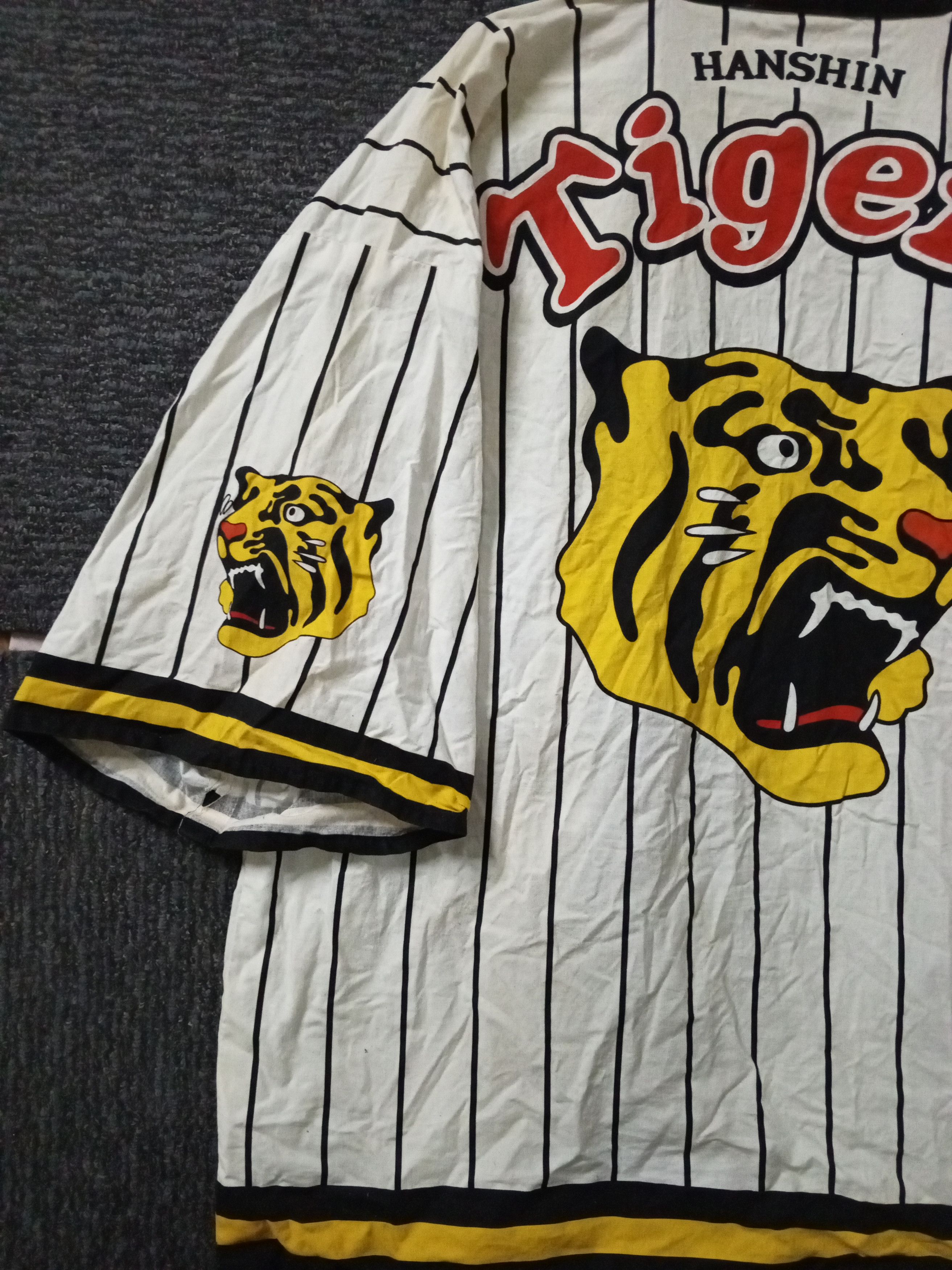 Japanese Brand 💥Hanshin Tigers💥 Baseball Team Kimono Japan Size US XL / EU 56 / 4 - 2 Thumbnail