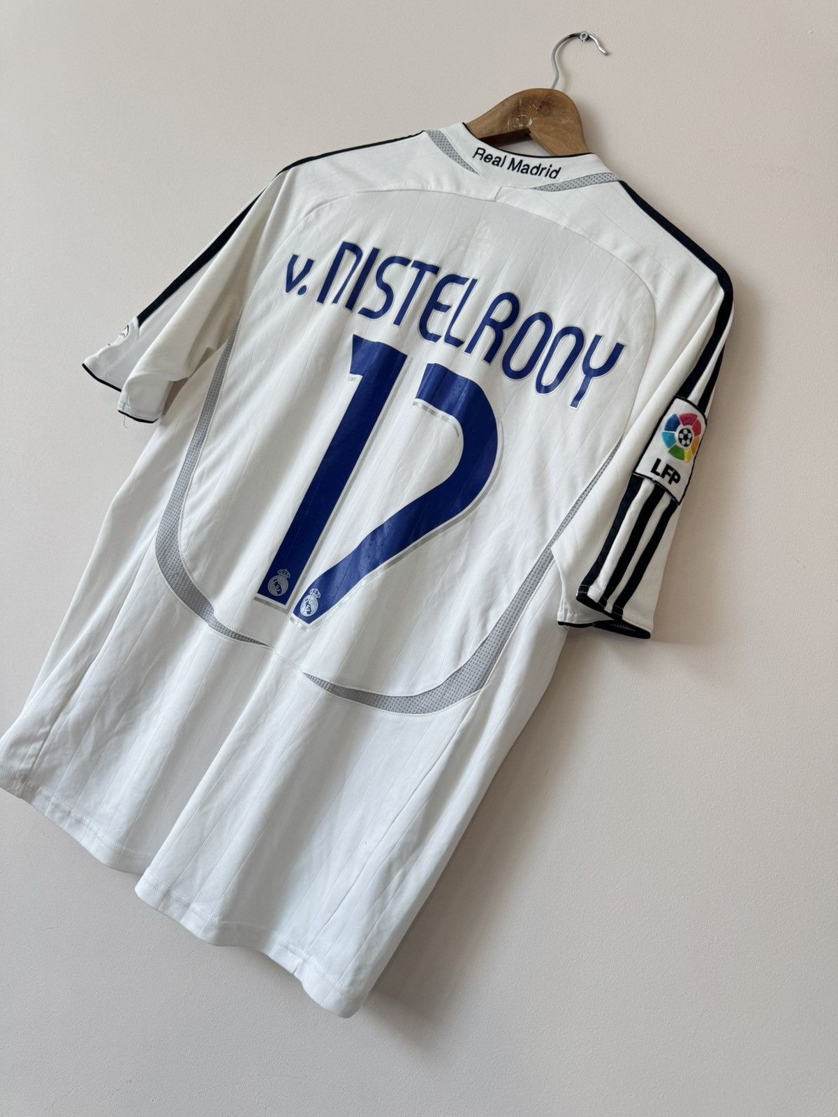 Adidas Vintage Real Madrid 2006-2007 Nistelrooy Home Soccer Jersey Size US S / EU 44-46 / 1 - 4 Thumbnail
