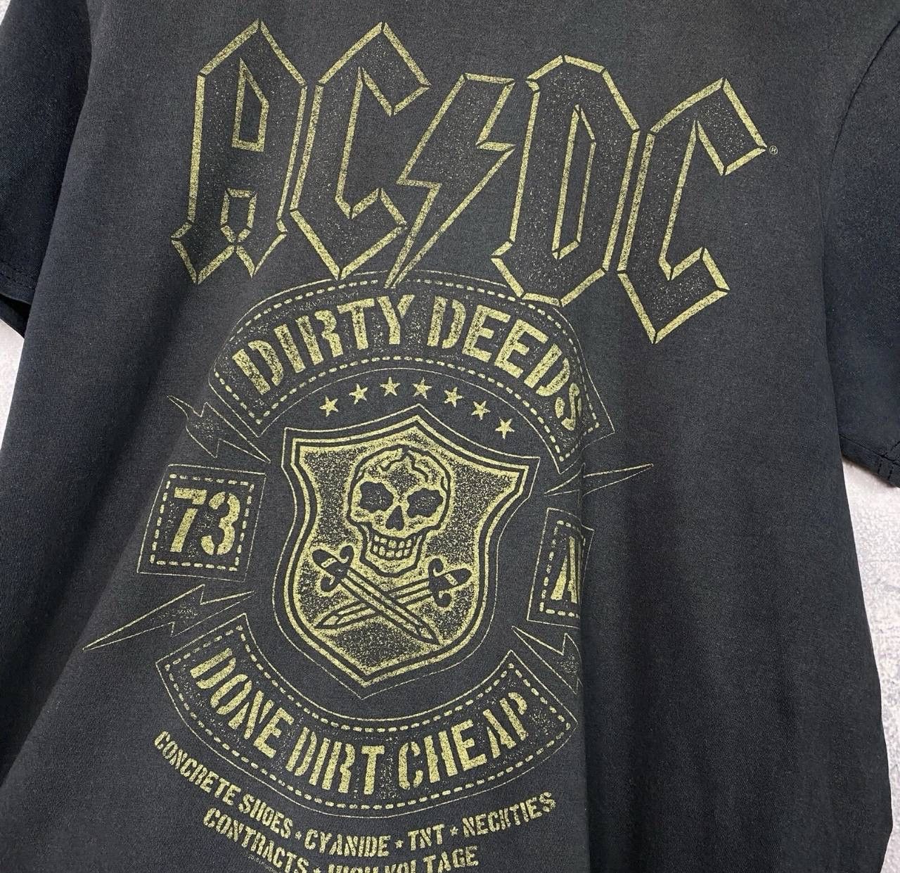 AC/DC Acdc Dirty Deeds Done Dirt Cheap Tee Men's Size L Black Size US L / EU 52-54 / 3 - 4 Thumbnail