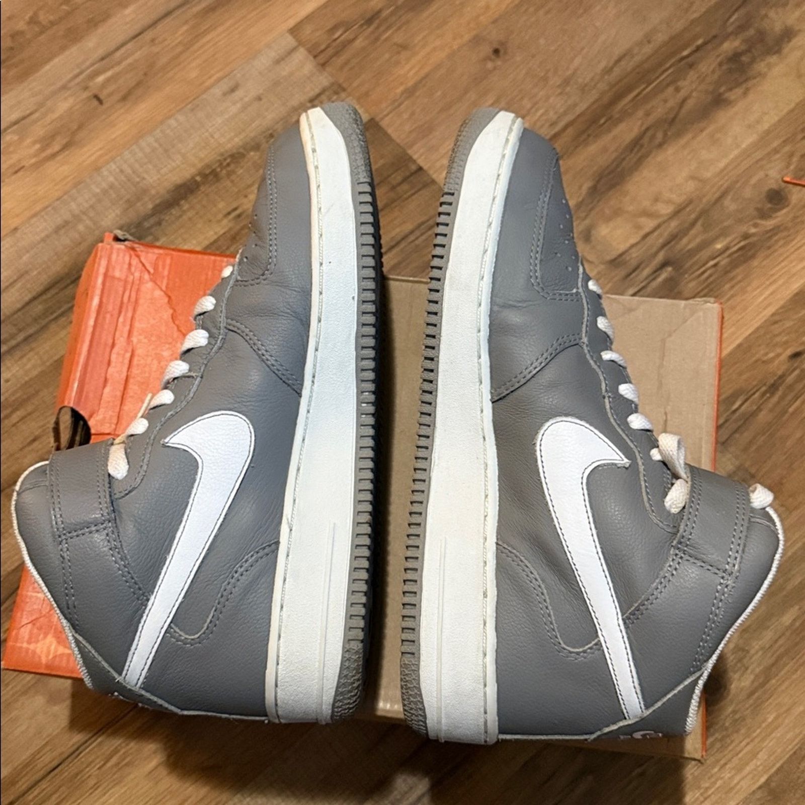 Nike 2002 Nike Air Force 1 Medium Grey White Size US 10 / EU 43 - 4 Thumbnail