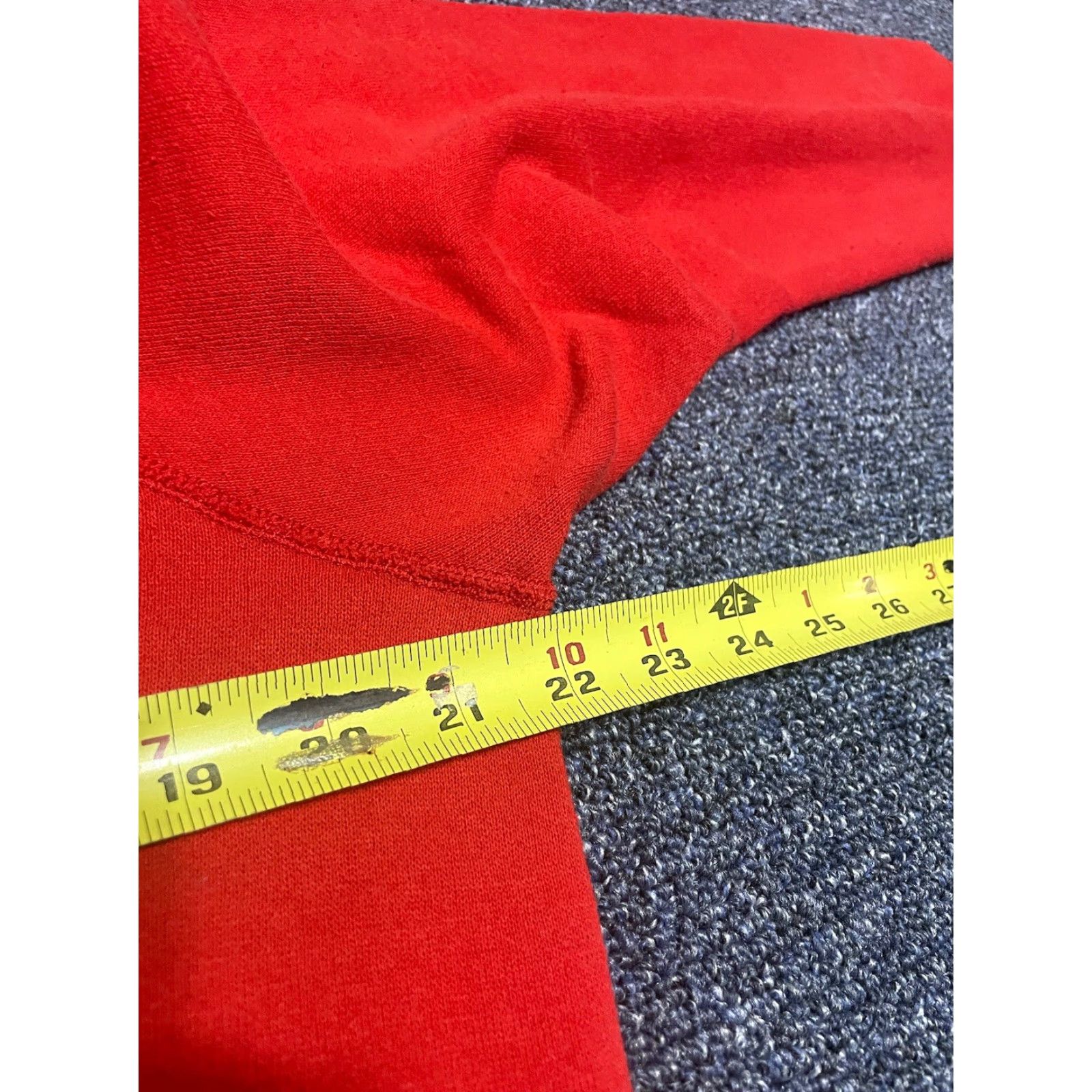 Hanes VINTAGE Hanes Sweatshirt Raglan Distressed Cotton Blend Red M Unisex Adults Long Sleeve Pullover Size M Womens Men Boys Girls Size US M / EU 48-50 / 2 - 3 Thumbnail