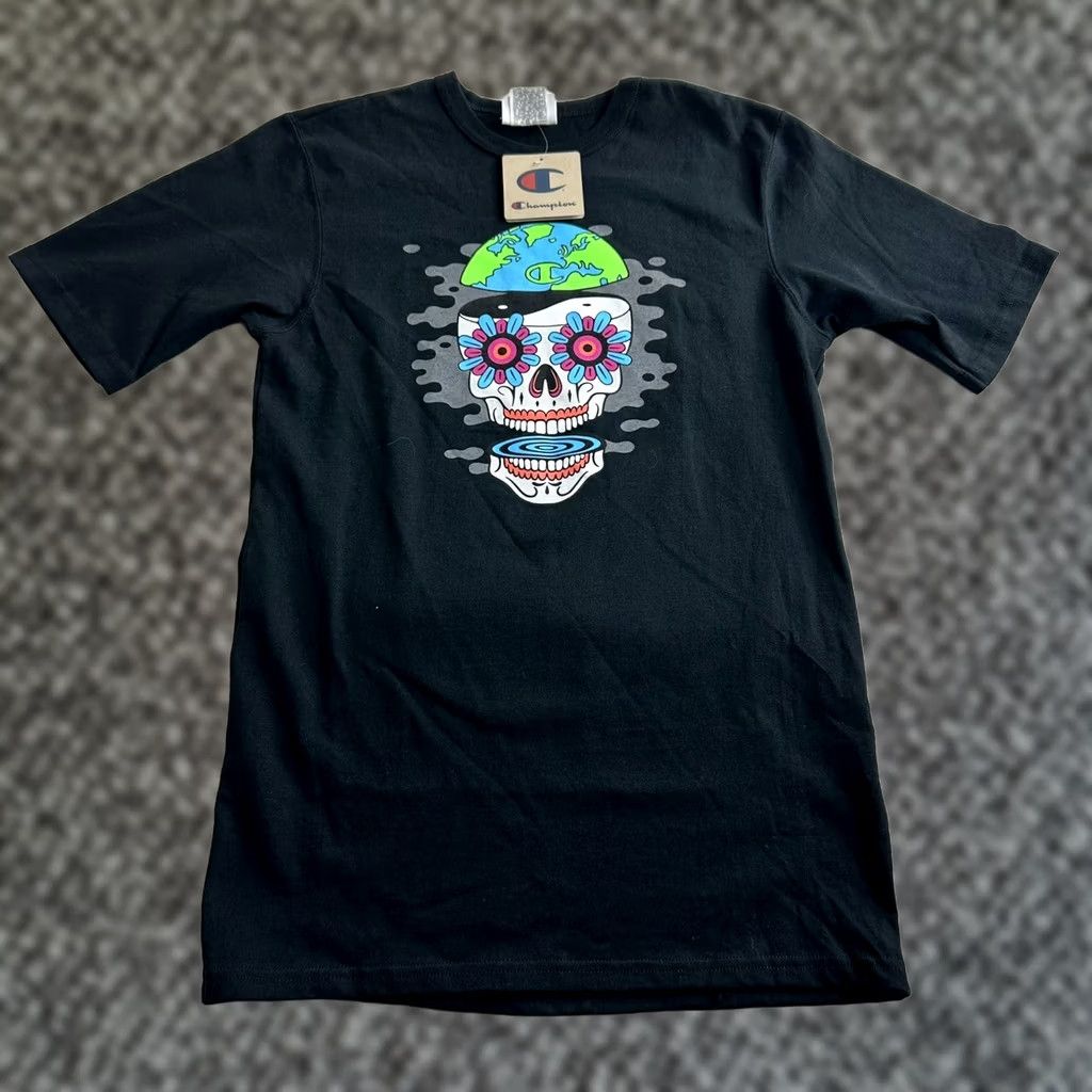 Champion VINTAGE Champion Shirt Mens Small Short Sleeve Black Skull Earth Y2K Men Shirt Black Skull Earth Y2K Size US S / EU 44-46 / 1 - 1 Thumbnail