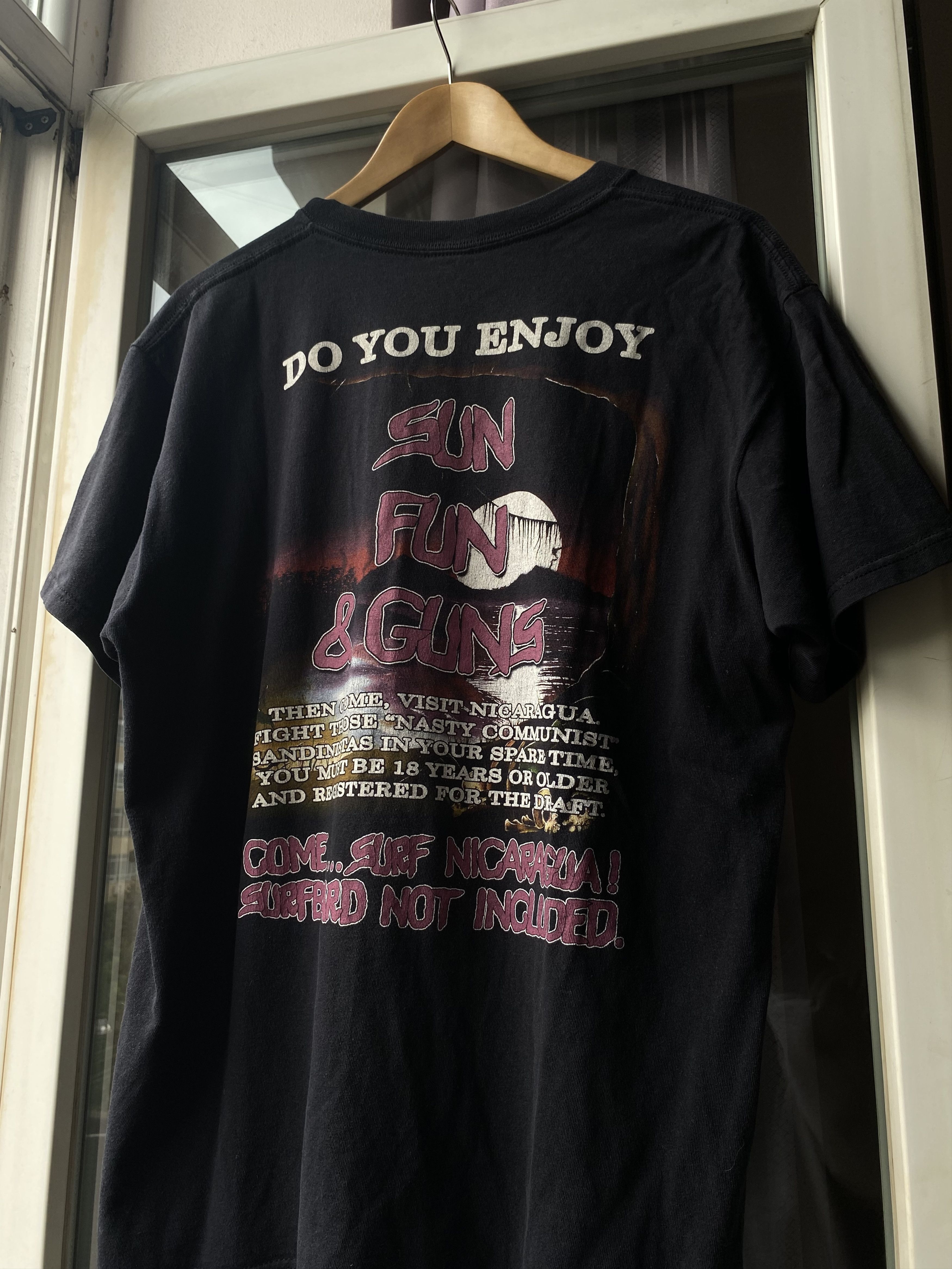Band Tees Sacred Reich Surf Nicaragua Tour T-Shirt 2009 Thrash Metal Size US L / EU 52-54 / 3 - 2 Thumbnail