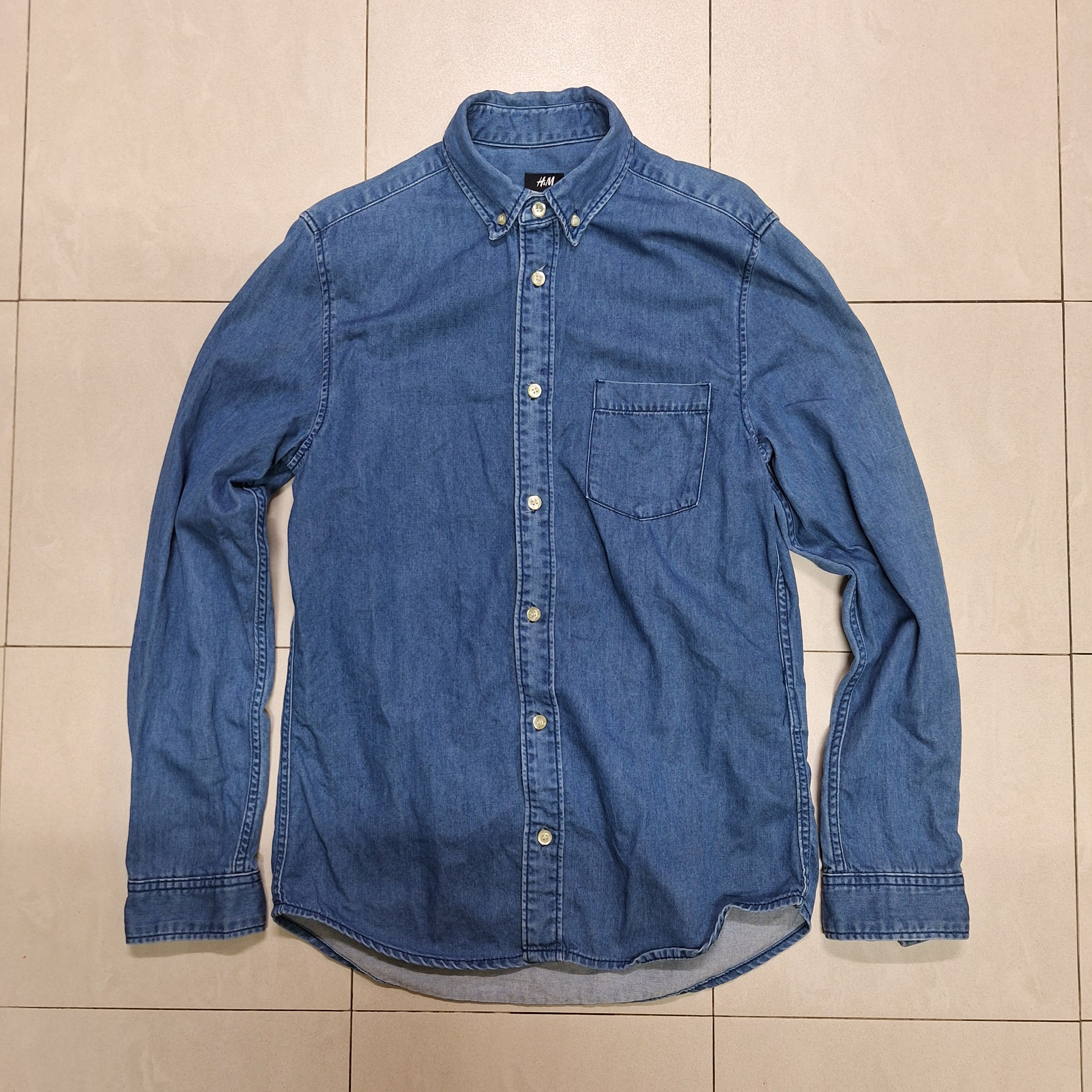 H&M H&M Button Up Denim Shirt Size US XS / EU 42 / 0 - 1 Thumbnail