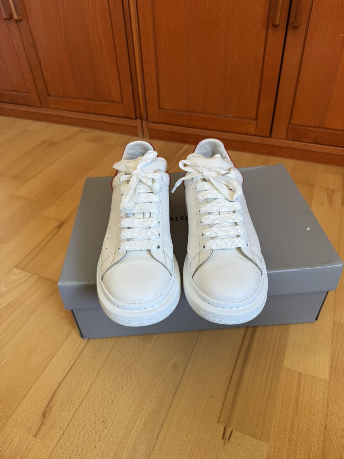 Alexander McQueen Alexander McQueen Oversize White Red Heel Suede Size US 9 / EU 42 - 7 Thumbnail