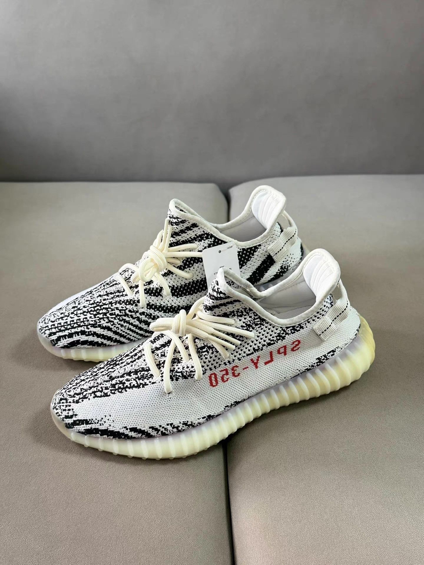 Adidas Brand New Adidas Yeezy Boost 350 V2 Zebra Ｑ20 Size US 10 / EU 43 - 1 Thumbnail