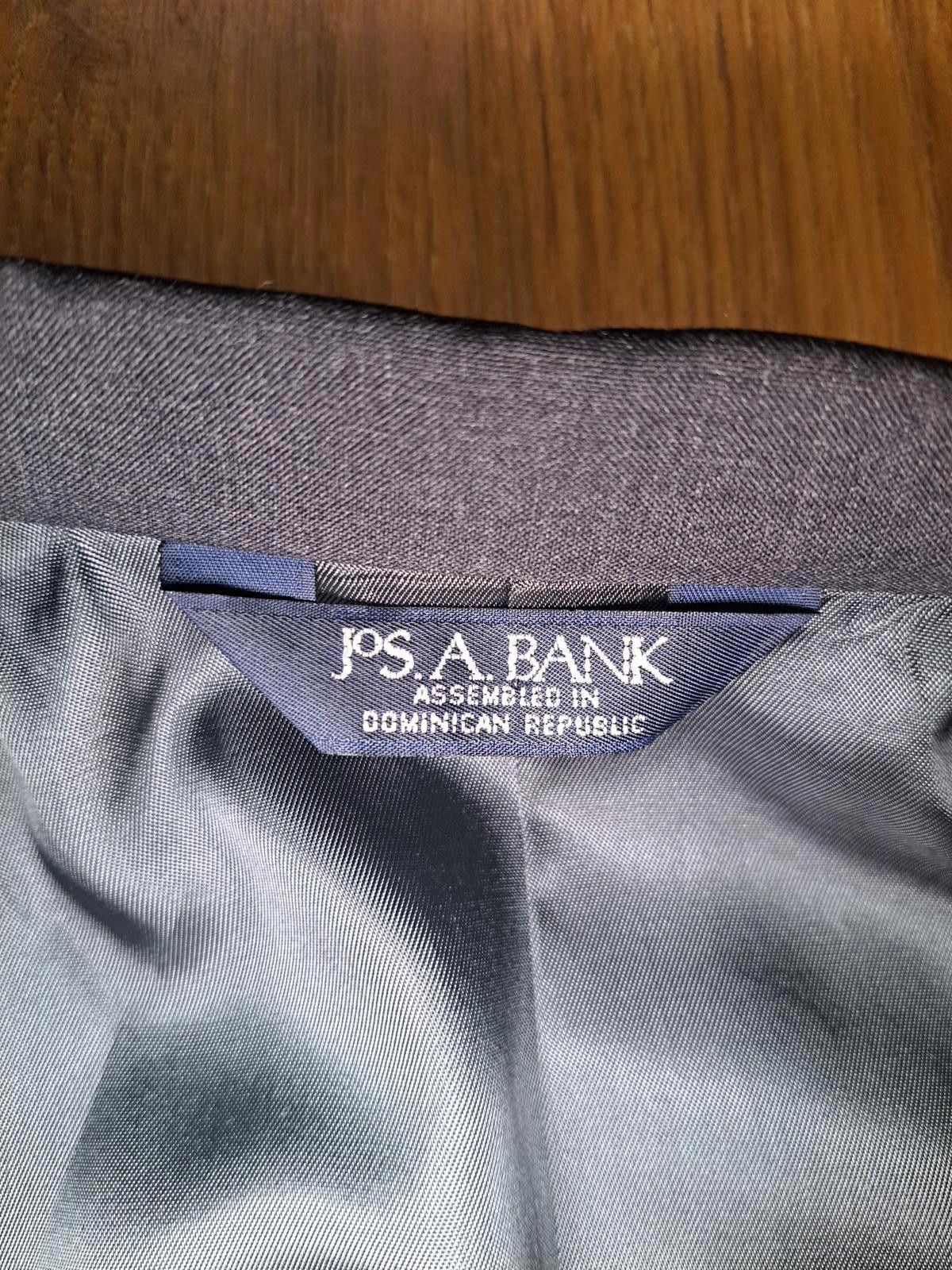 Jos. A. Bank Jos A Bank 2 Piece Suit Mens 42R 30x29 Gray 100% Virgin Wool Size 42R - 6 Thumbnail