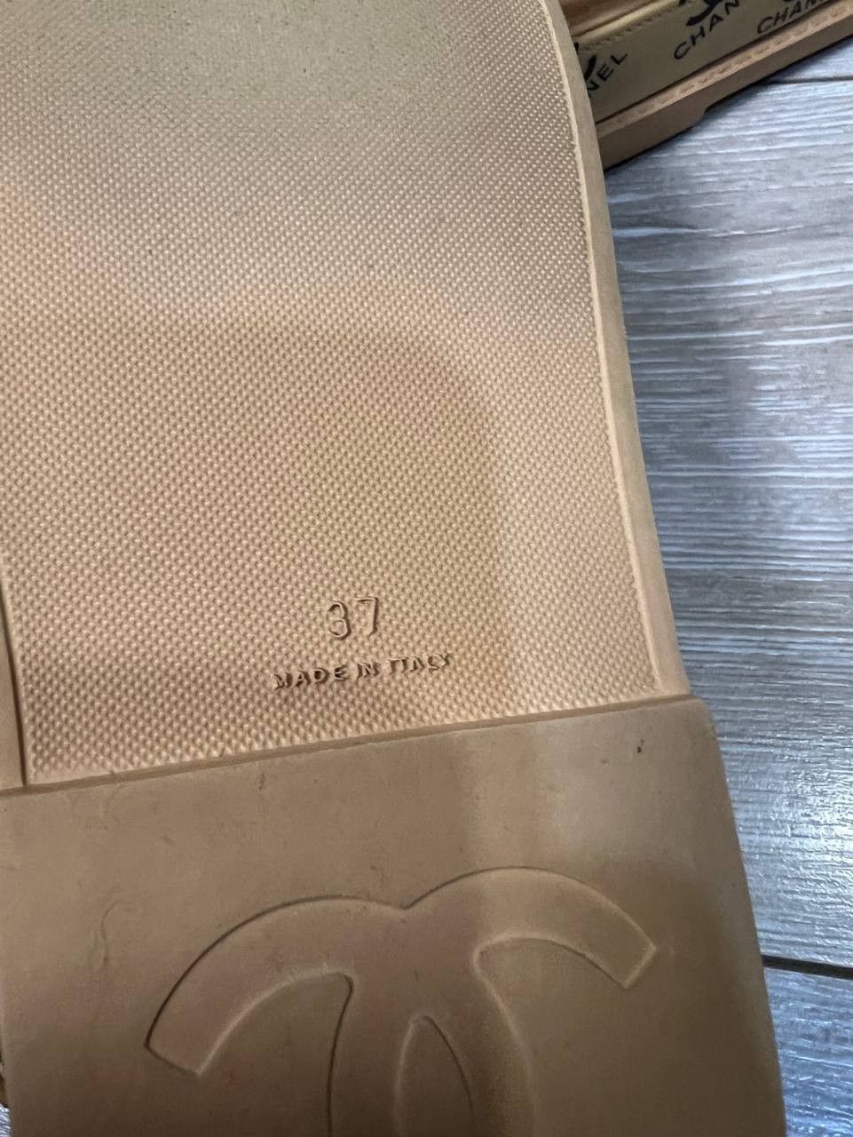 Chanel Chanel rubber dad sandals in logo Size US 7 / IT 37 - 4 Thumbnail