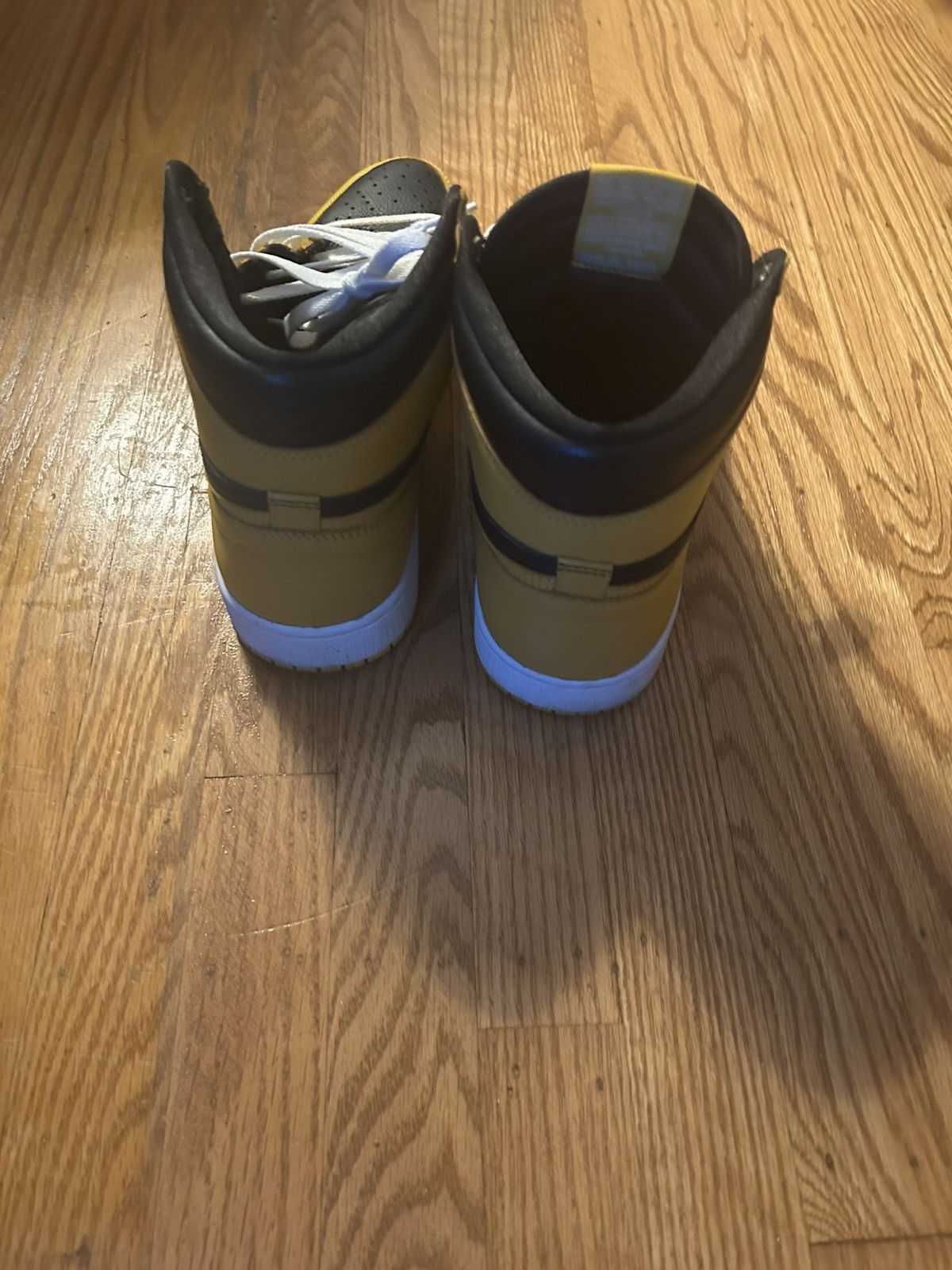 Jordan Brand Jordan 1 High Pollen Size 11 Size US 11 / EU 44 - 4 Thumbnail