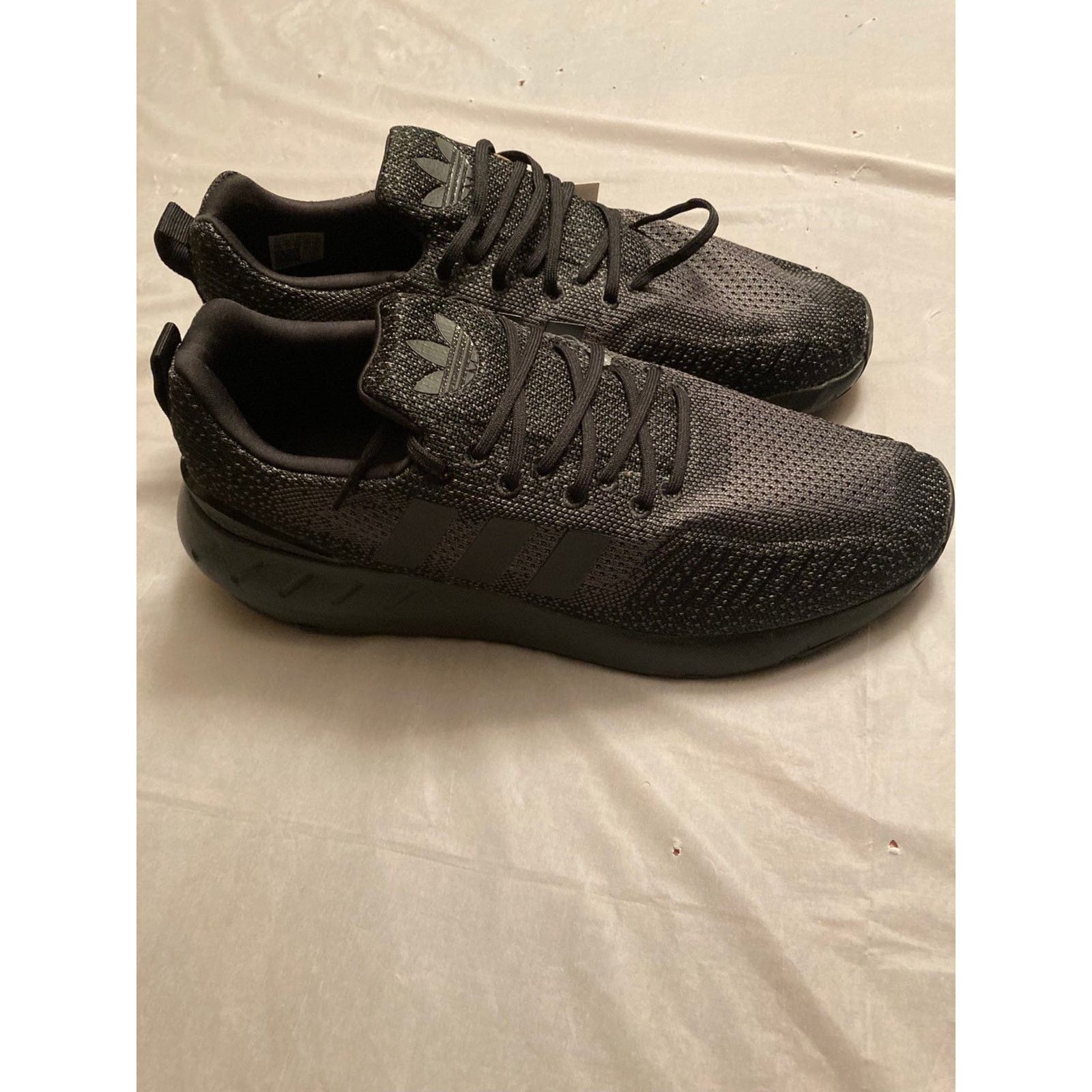 Adidas ADIDAS SWIFT RUN Sneakers 22 Core Black/Grey Sz 11.5 GZ3500 Size US 11.5 / EU 44-45 - 1 Thumbnail