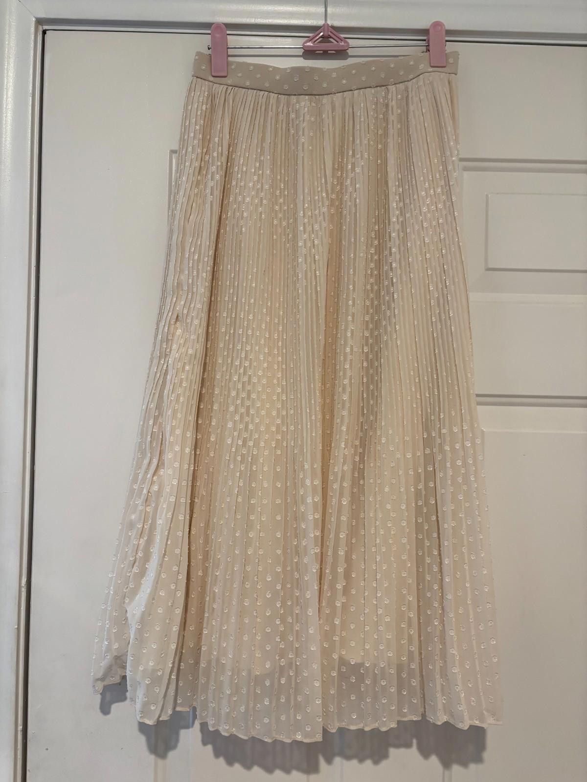 Lulus Women's Lulus chiffon mini pleaded cream skirt size XS Size 26" / US 2 / IT 38 - 1 Thumbnail