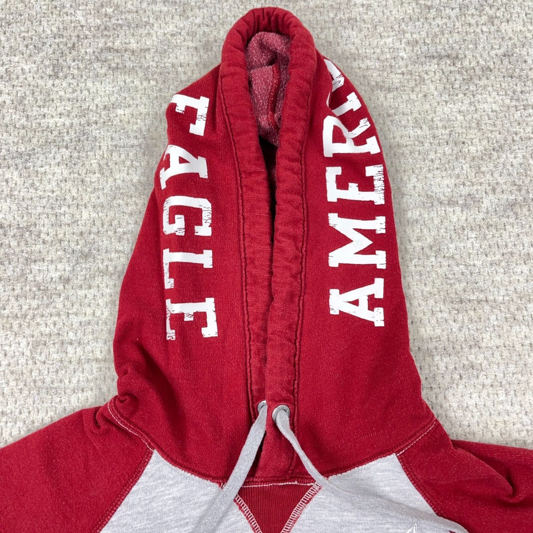American Eagle Outfitters Vintage American Eagle Outfitters Hoodie Men XS Red Gray Sweatshirt Spellout Raglan Hooded Sweatshirt Size US XS / EU 42 / 0 - 4 Thumbnail