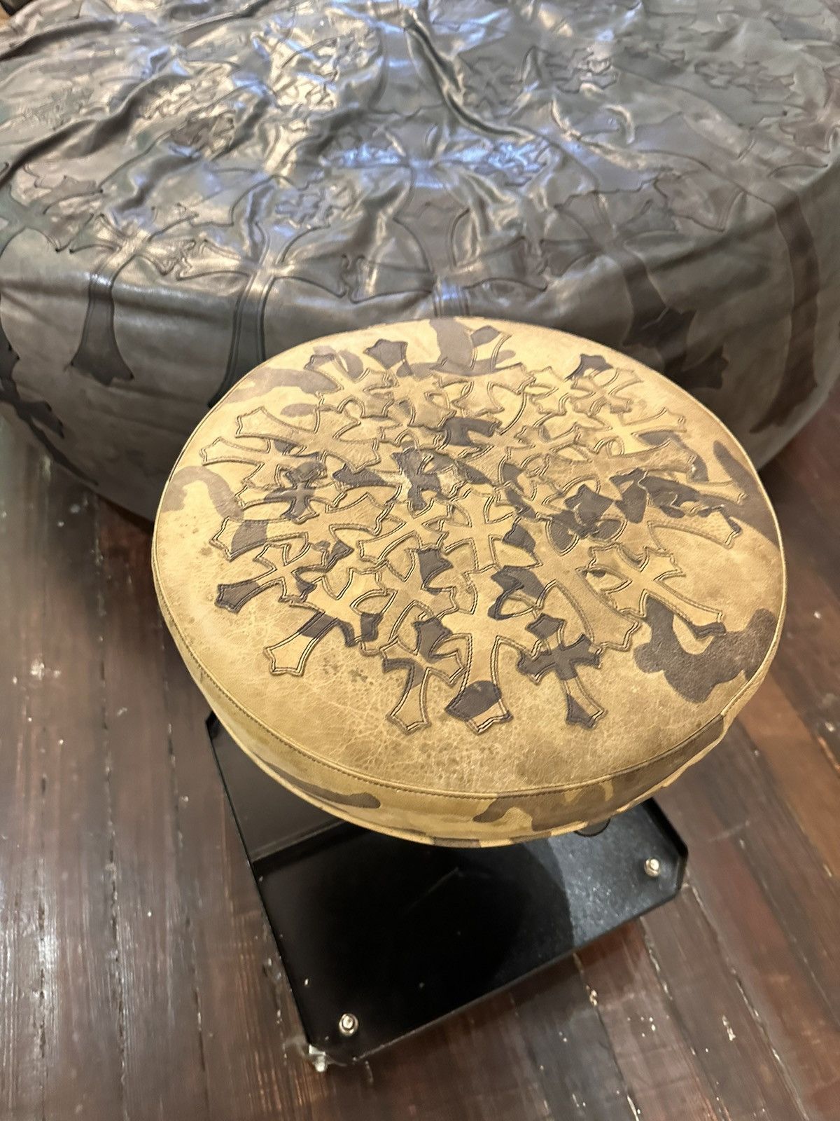 Chrome Hearts CHROME HEARTS CAMO CROSS PATCH CHAIR Size ONE SIZE - 1 Thumbnail