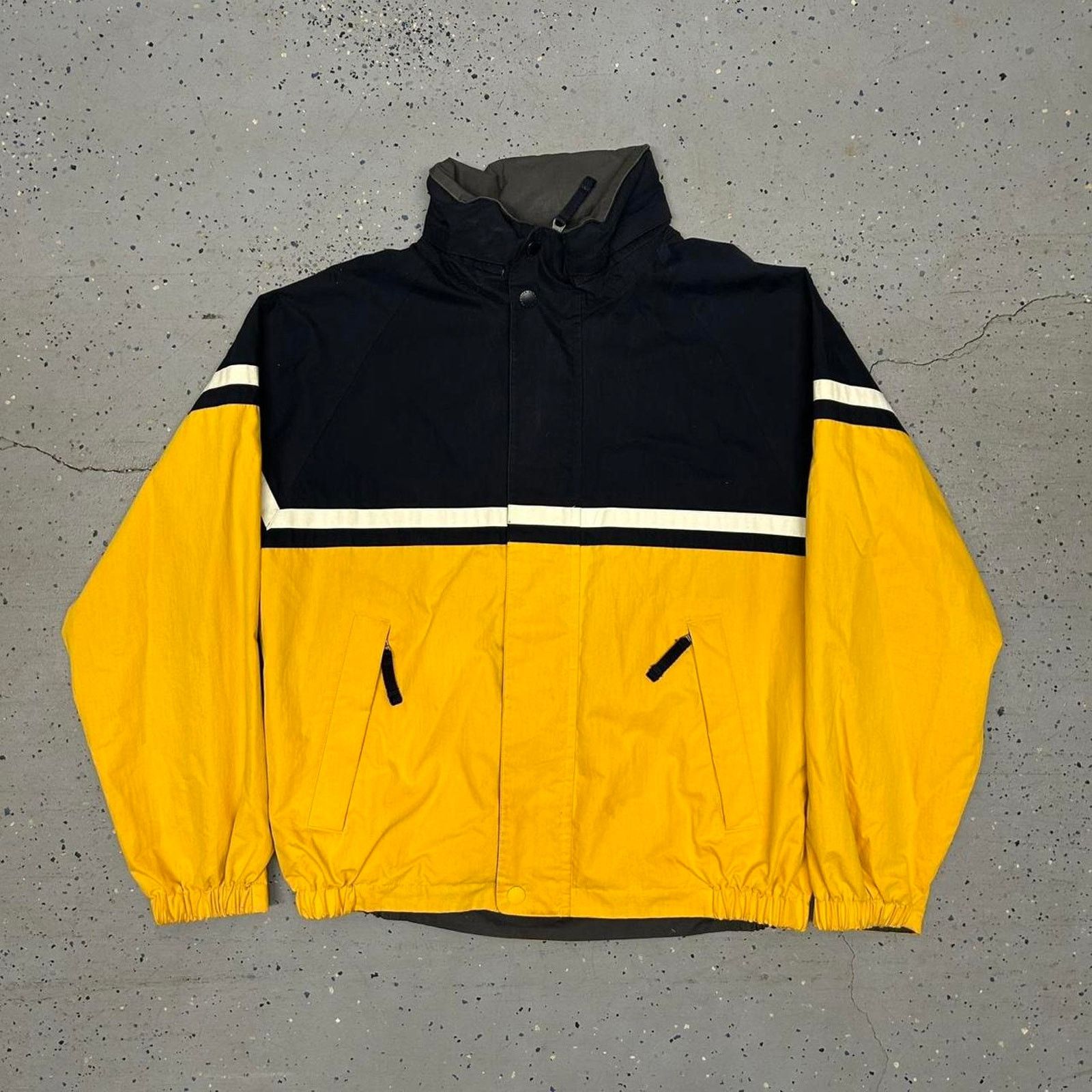 Nautica VTG/Y2K Nautica yellow navy reversible windbreaker jacket Size US L / EU 52-54 / 3 - 1 Thumbnail