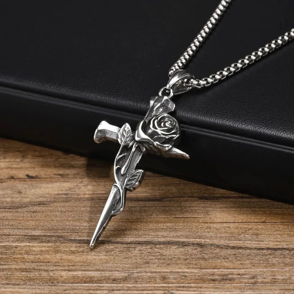 Jewelry × Vintage Vintage Cross Pendant Necklace Rock Punk Rose Flower Gothic Size ONE SIZE - 3 Thumbnail