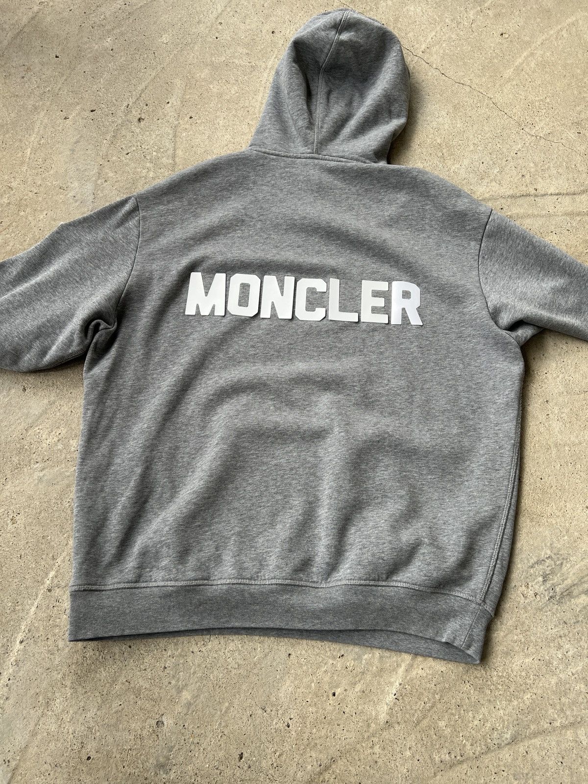 Moncler Moncler Hoodie Size M / US 6-8 / IT 42-44 - 1 Thumbnail