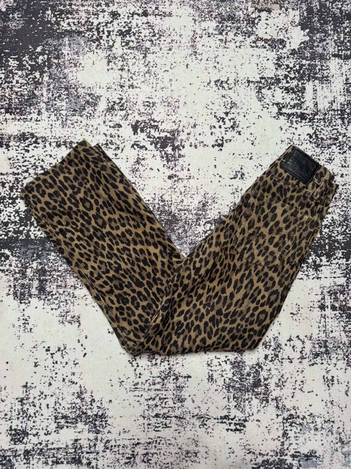 Levi's Levi's Camo Leopard Print Jeans Ribcage womens straight 24 Size US 26 / EU 42 - 1 Thumbnail