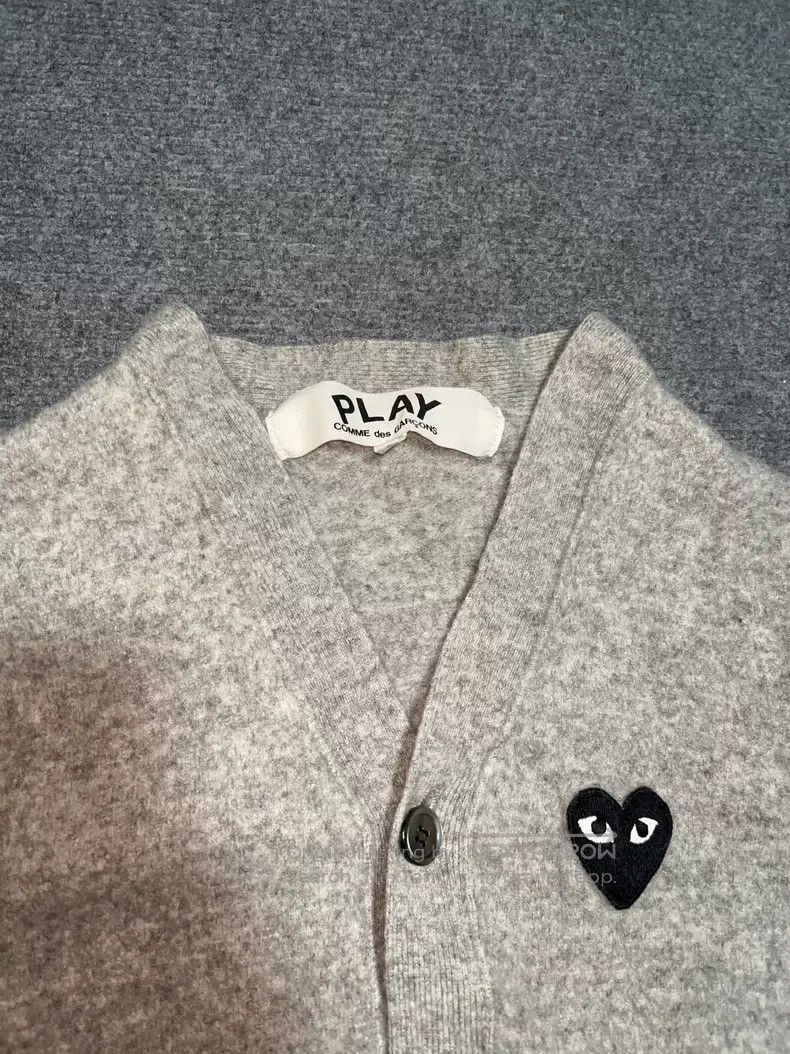 Comme des Garcons Comme des Garcons Wool Cardigan, Grey Heart Design Size L / US 10 / IT 46 - 9 Thumbnail