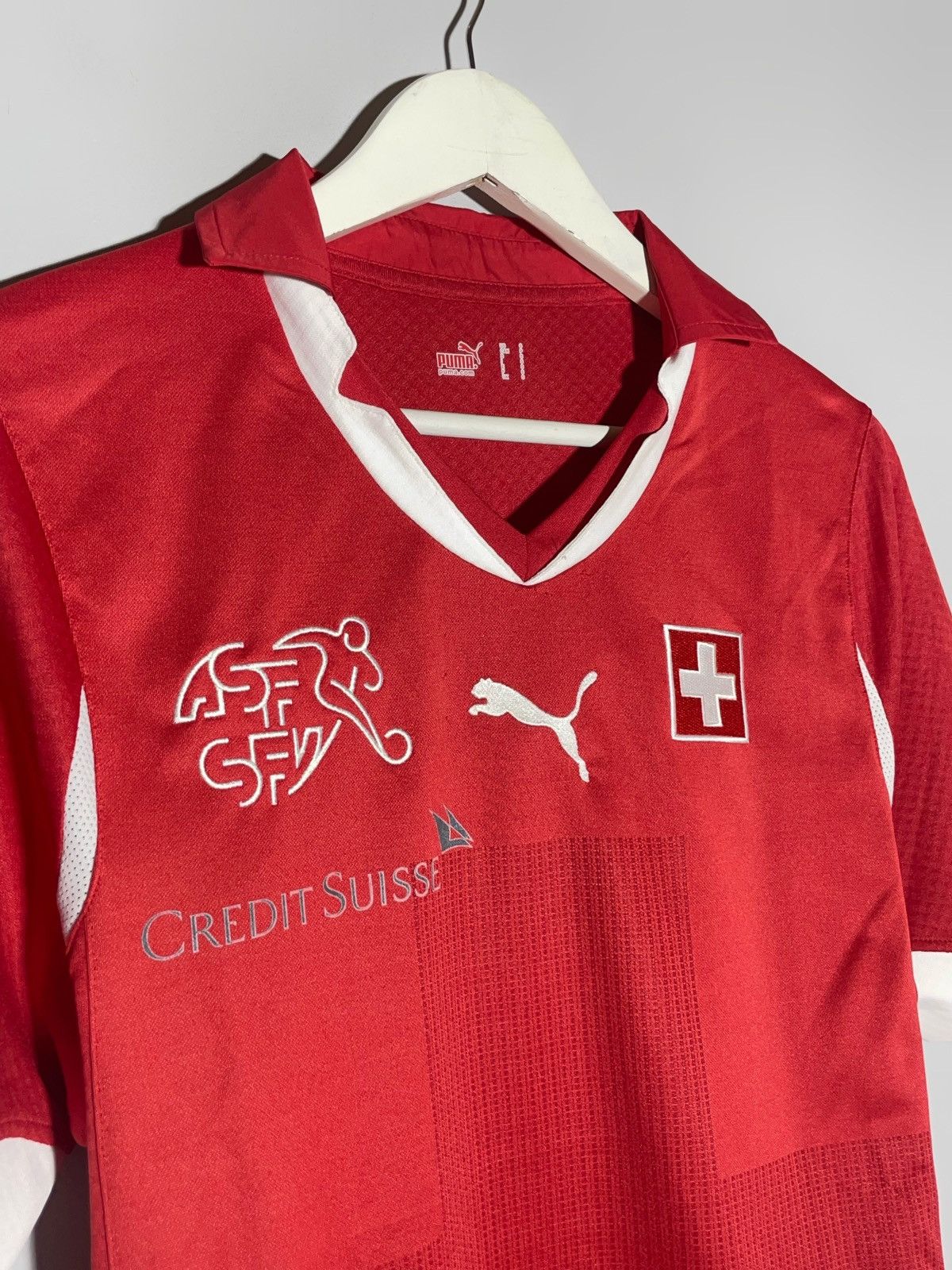 Puma #19 Behrami Switzerland Puma 2010 Home Football Shirt Size US S / EU 44-46 / 1 - 4 Thumbnail