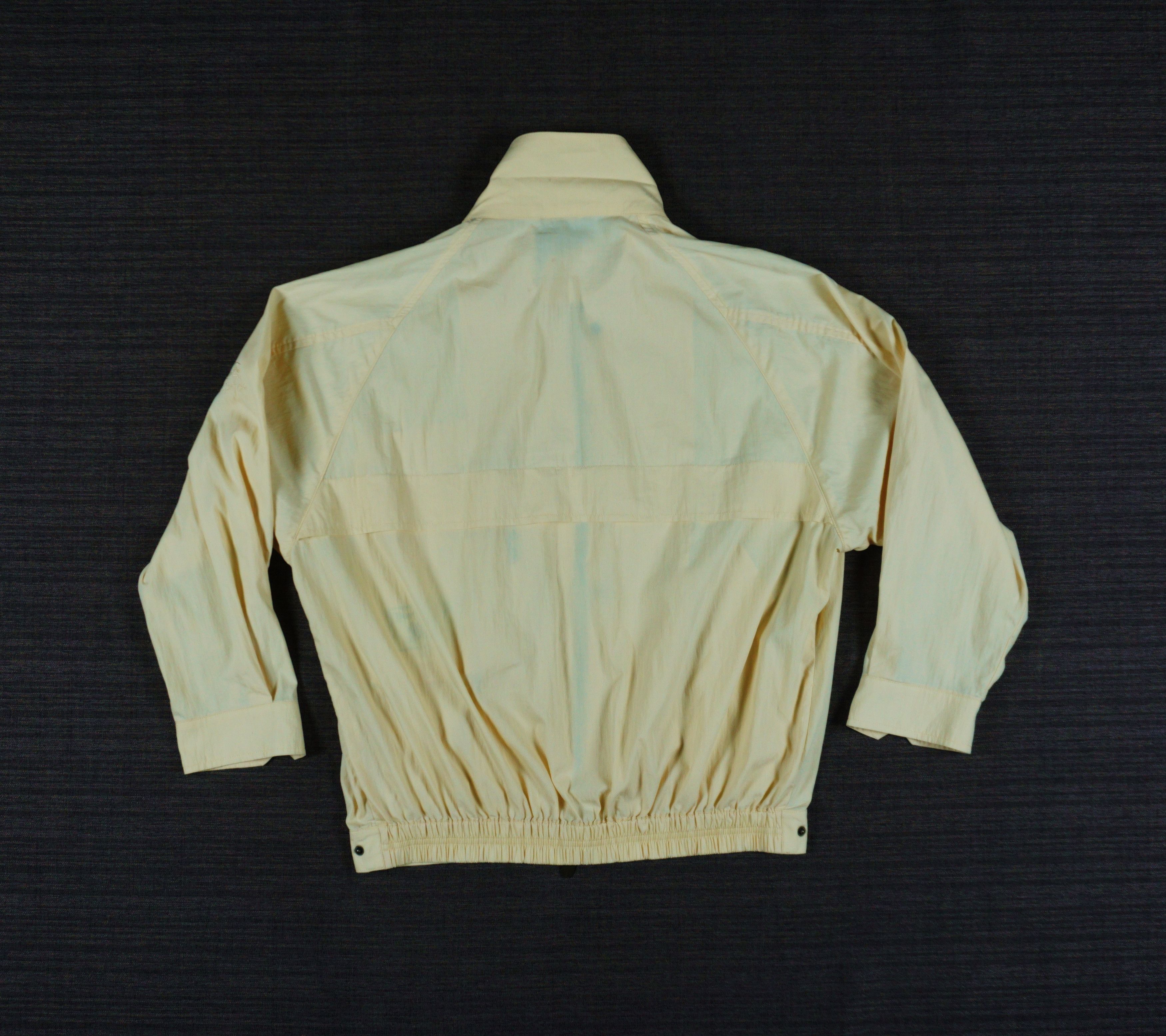 Burberry Vintage 90s Made in Japan Back Wing Nylon Sweater Jacket Size US M / EU 48-50 / 2 - 6 Thumbnail