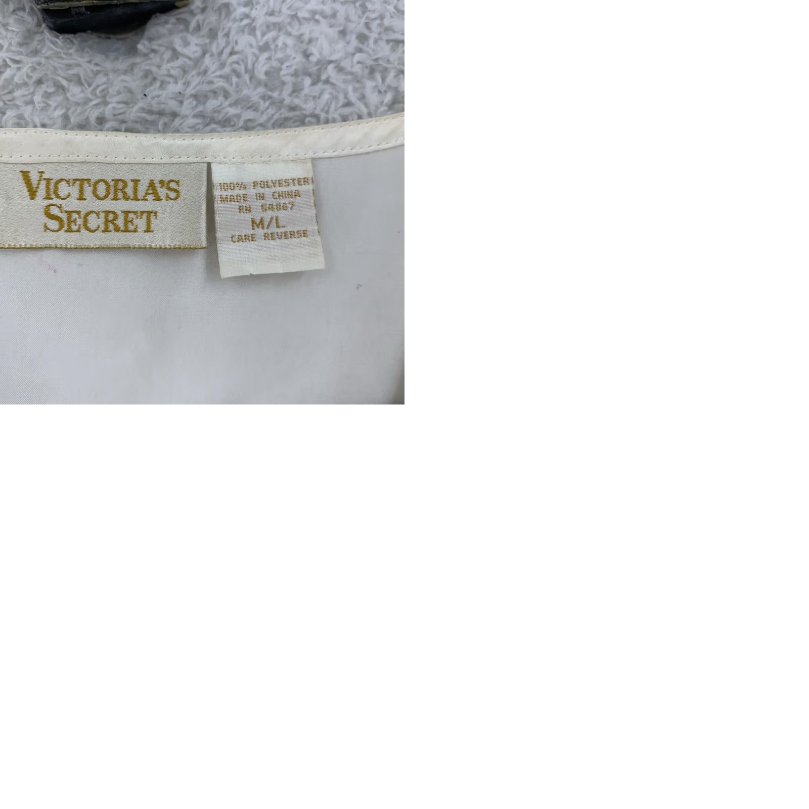 Victoria's Secret Vtg Victoria's Secret Gold Label Satin Pajama Top Womens M/L Ivory Pearl Button 3/4 Sleeve V-Neck Blouse Vintage Ladies Shirt Size M / US 6-8 / IT 42-44 - 9 Thumbnail