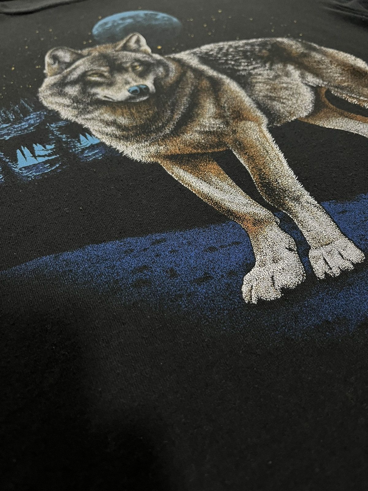 Vintage Vintage 1987 LSJ Sportswear Wolf Tshirt Size US S / EU 44-46 / 1 - 2 Thumbnail