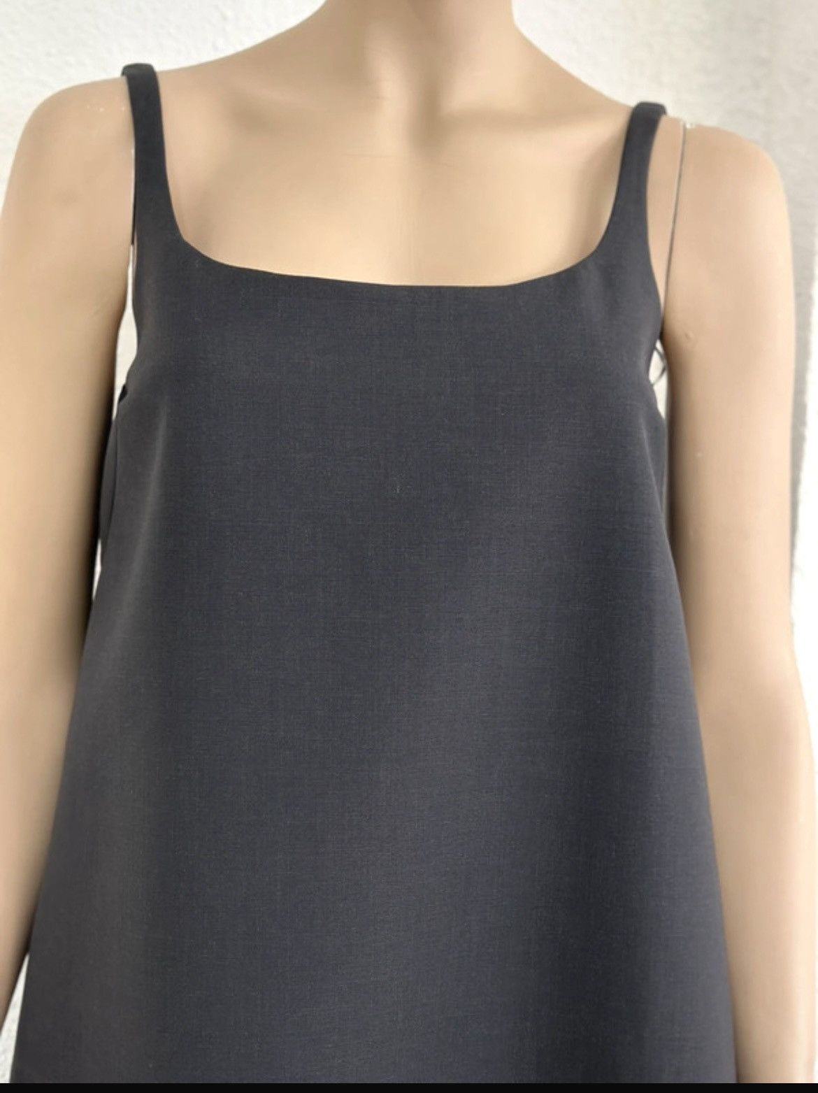 Prada Prada dress, size M, 100% wool Size M / US 6-8 / IT 42-44 - 2 Thumbnail