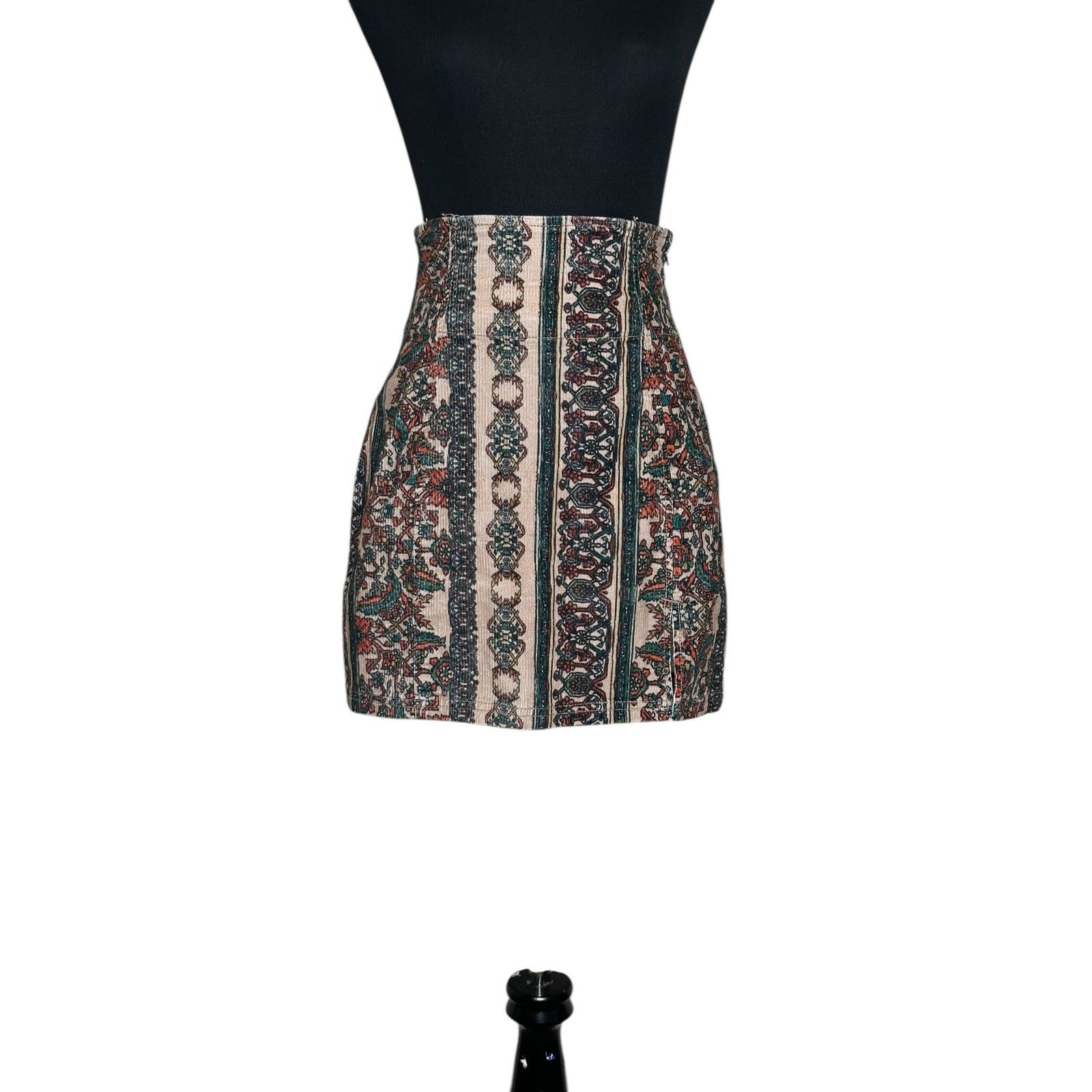 Free People Free People floral corduroy high waisted mini skirt size 0 Size 25" / US 0 / IT 36 - 12 Thumbnail