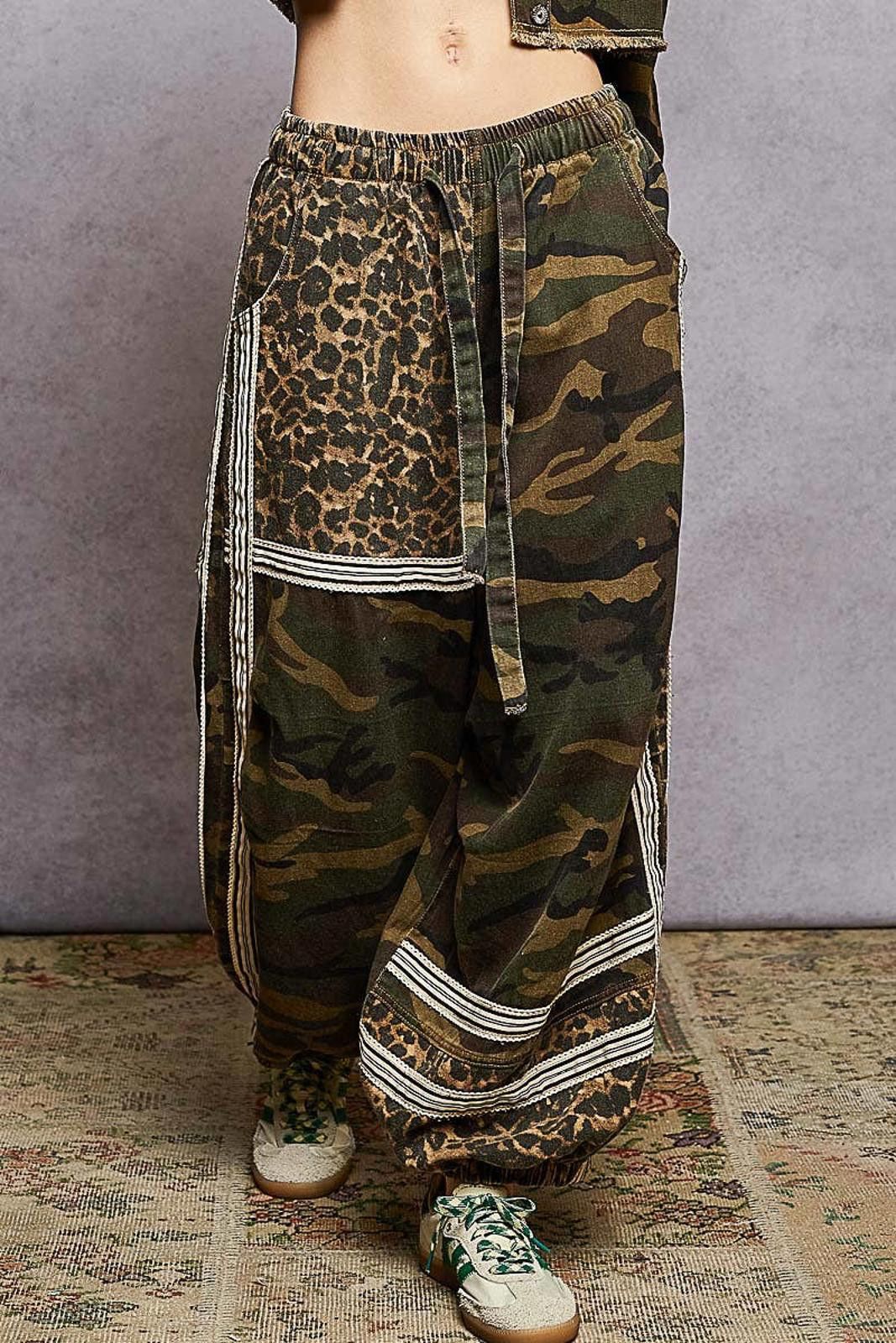 Other Printed Woven Contrast Band Trim Jogger Pants by POL Size 28" / US 6 / IT 42 - 5 Thumbnail
