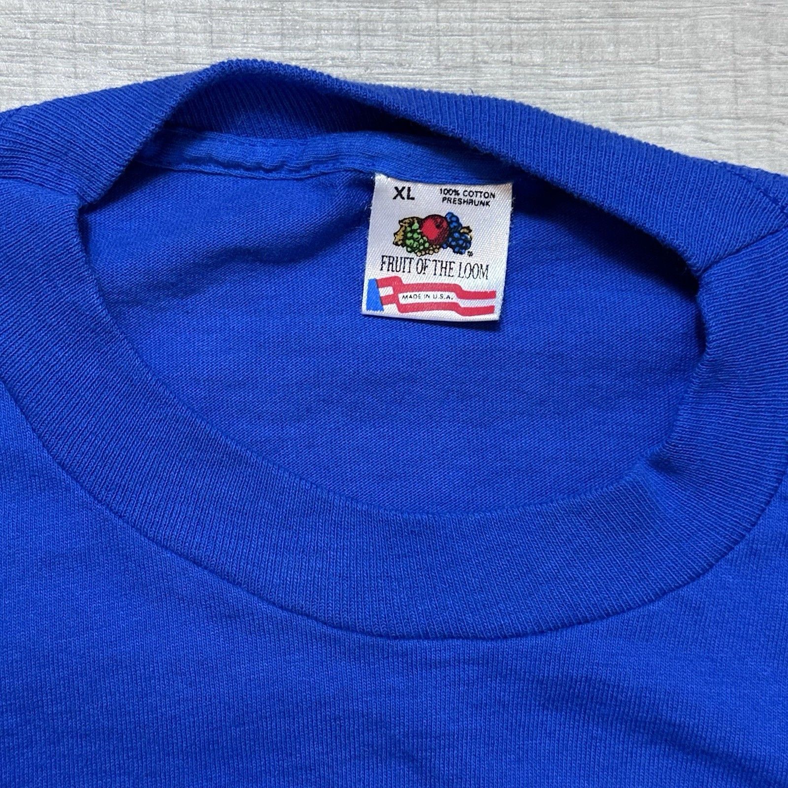 Fruit Of The Loom Vintage Aruba Beach T-Shirt Surf Wave Blue Single Stitch 90s Size US XL / EU 56 / 4 - 8 Thumbnail