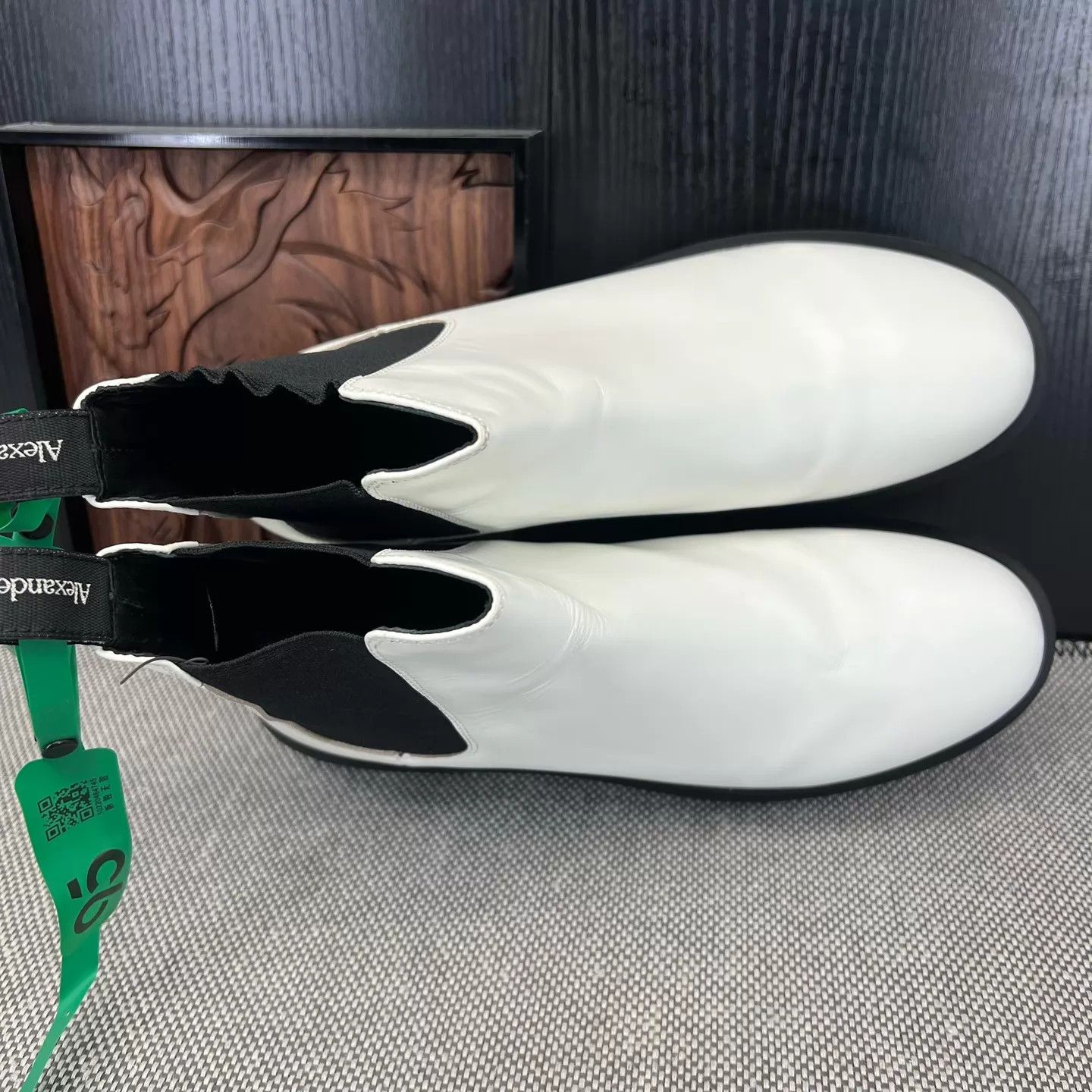 Alexander McQueen Alexander McQueen Black & White Chelsea Boots 40 Size US 7 / EU 40 - 7 Thumbnail