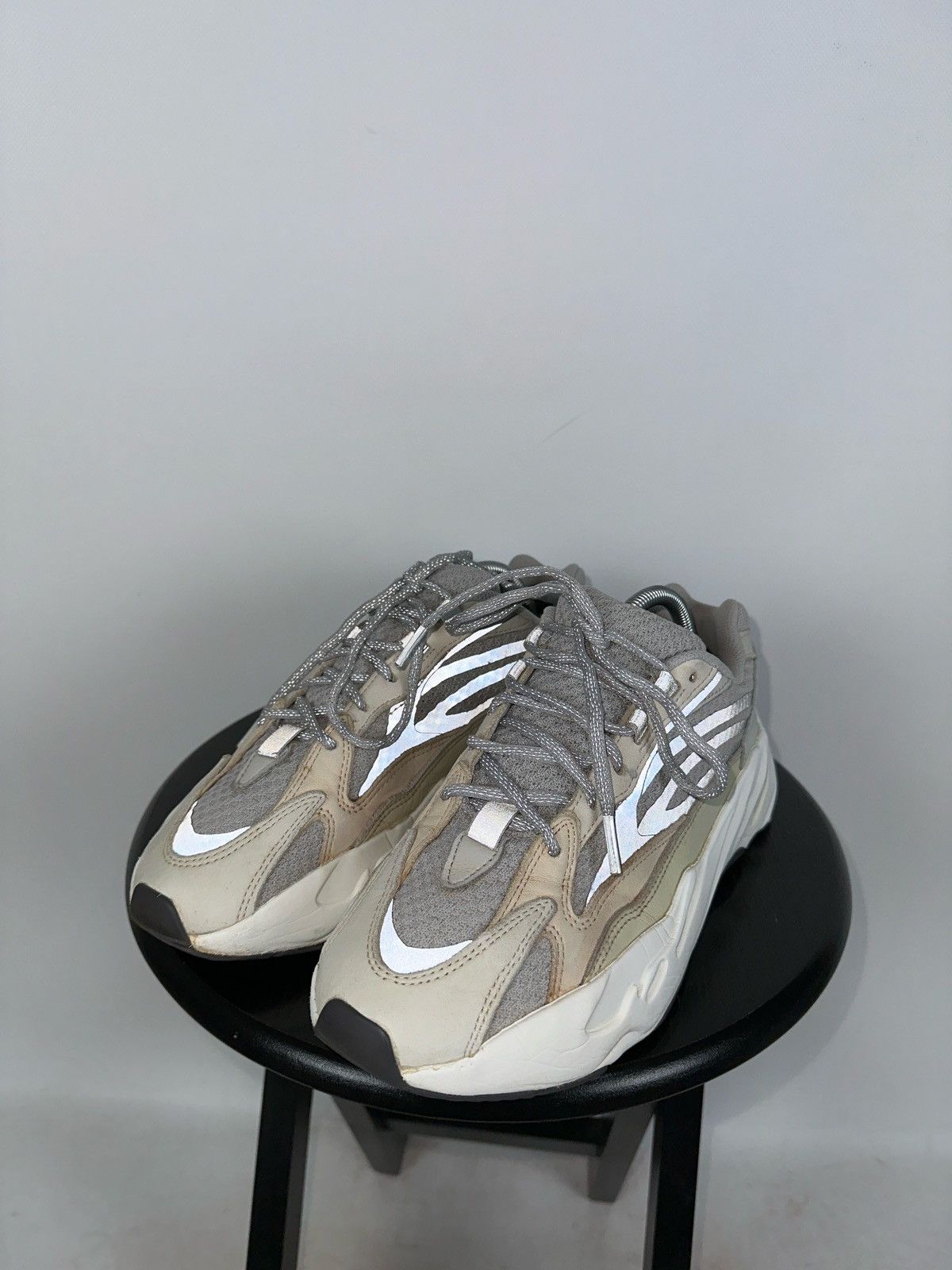 Adidas Adidas Yeezy Boost 700 V2 Cream Sneakers Size US 9.5 / EU 42-43 - 6 Thumbnail