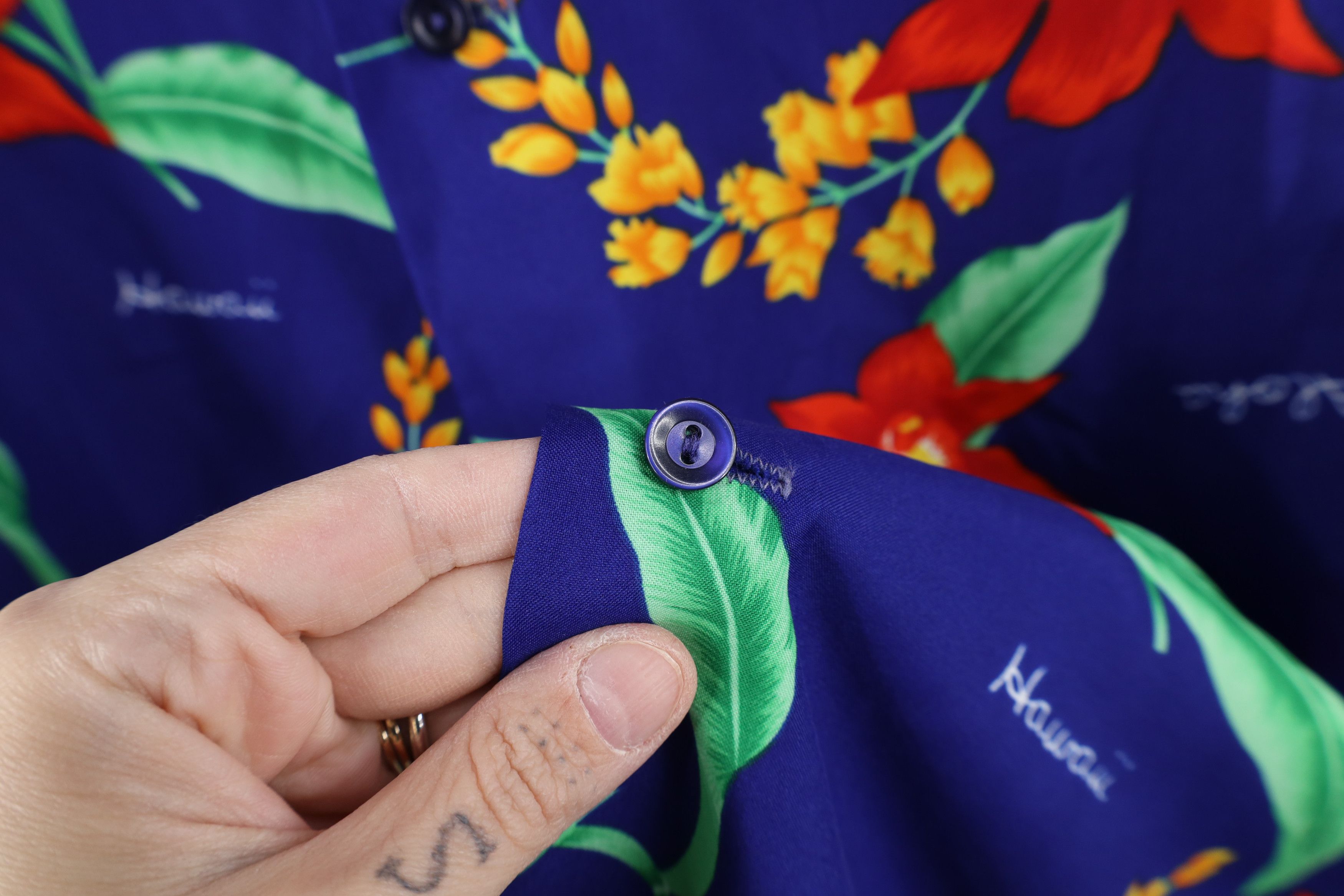 Vintage Vintage 60s Streetwear Flower Camp Collar Button Shirt USA Size US L / EU 52-54 / 3 - 9 Thumbnail