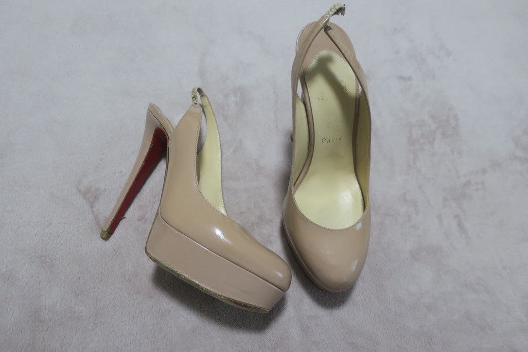 Christian Louboutin Nude Platfom Pumps Size US 8.5 / IT 38.5 - 1 Thumbnail