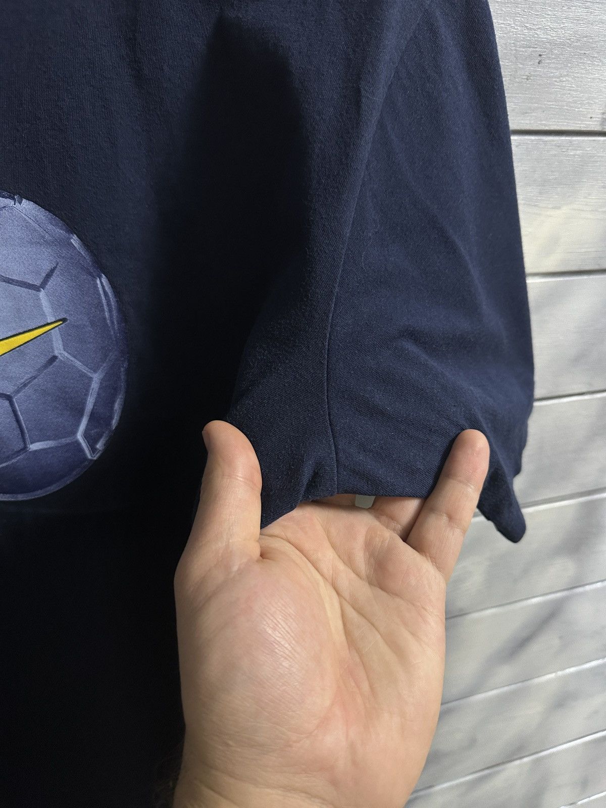 Nike Rare Vintage T-Shirt Nike Soccer Ball Centr Swoosh Football Size US M / EU 48-50 / 2 - 4 Thumbnail