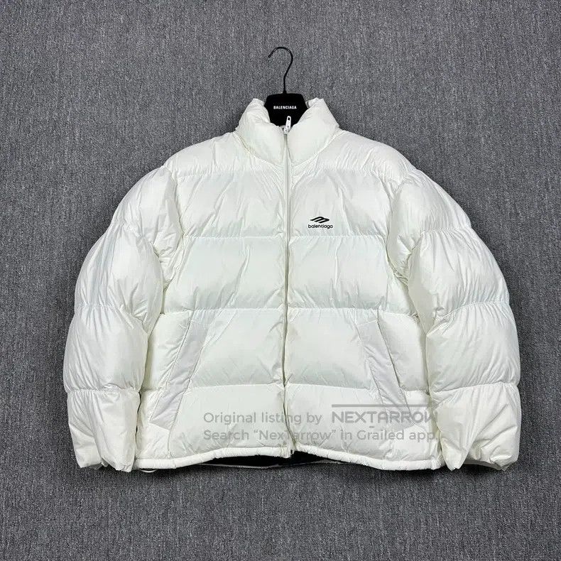 Balenciaga Chest 3b Small Logo Letter White Zipper Down J