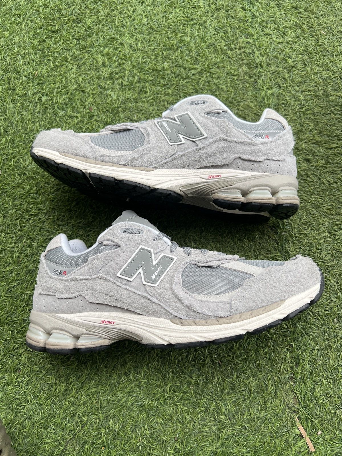 New Balance New Balance 2002R Protection Pack Silver Grey M2002RDM Size US 12 / EU 45 - 2 Thumbnail