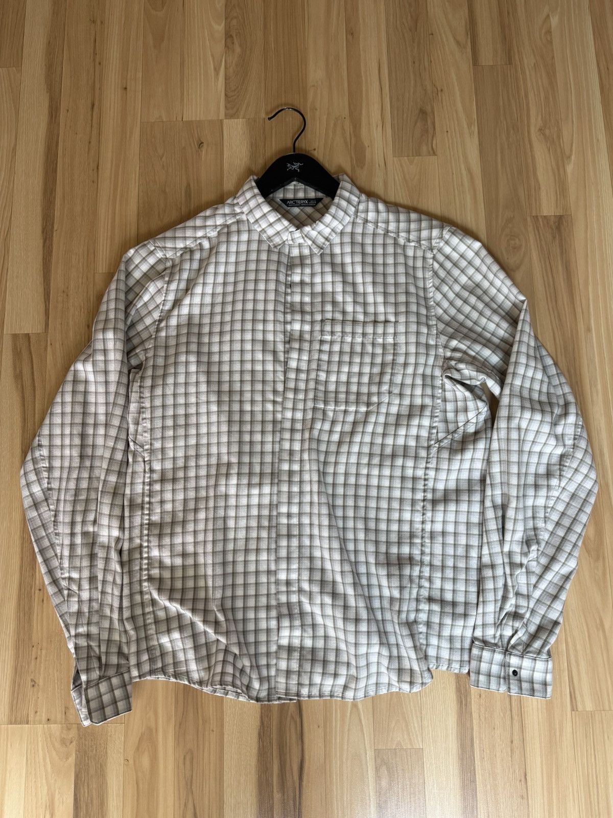 Arc'teryx Arcteryx button up shirt Size US XL / EU 56 / 4 - 1 Thumbnail
