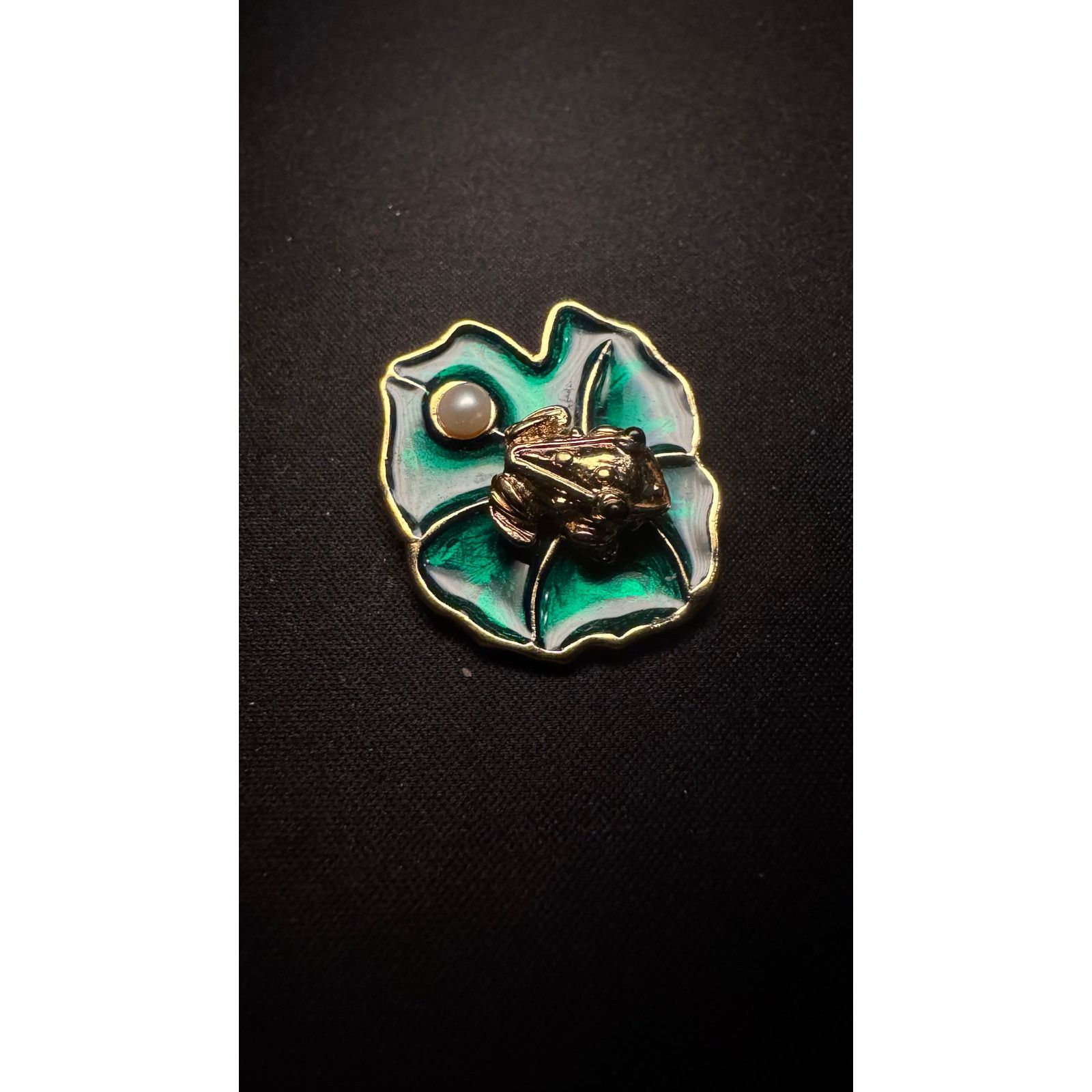 Other Vintage JJ Frog on Lily Pad with Real Pearl Brooch Size ONE SIZE - 1 Thumbnail