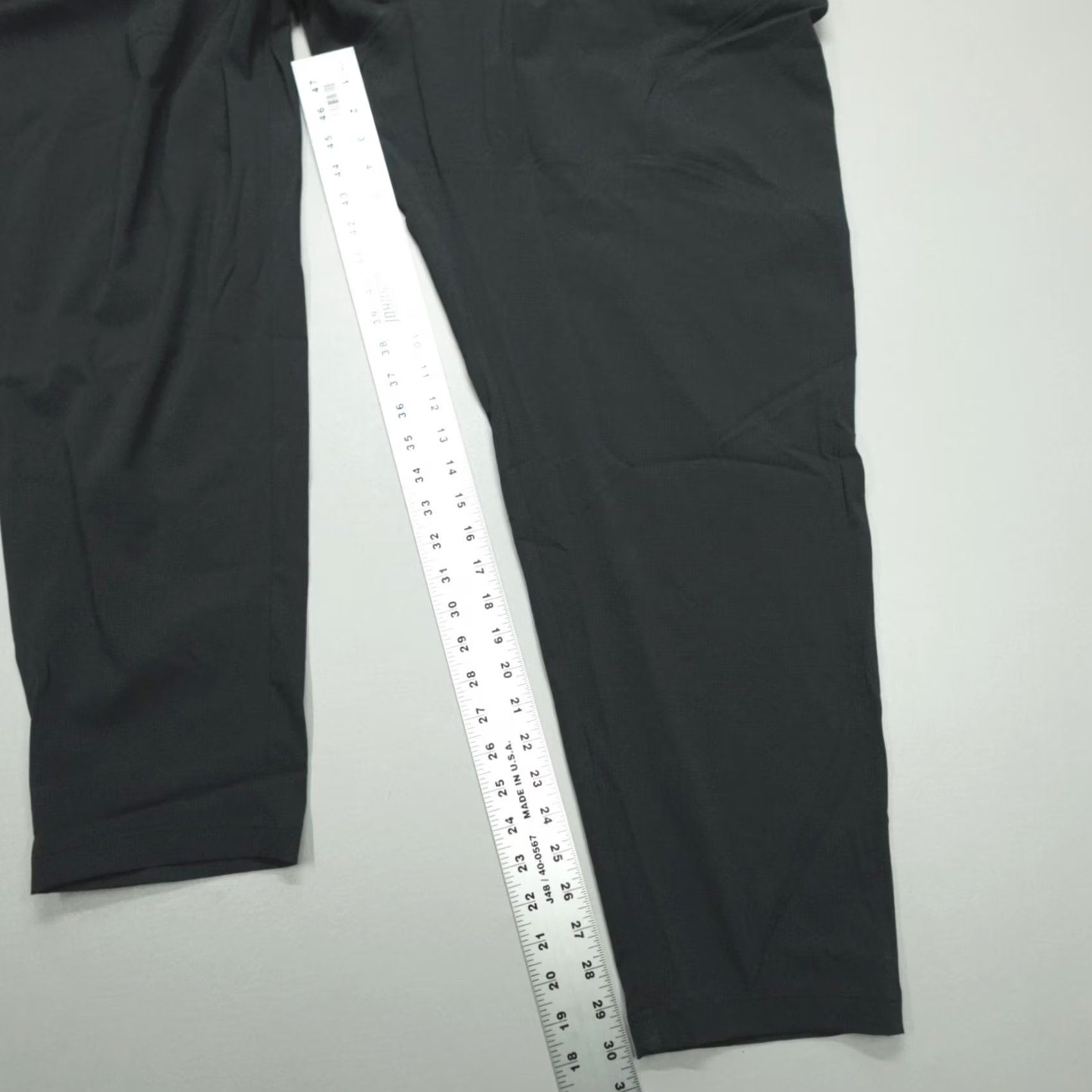 Under Armour Under Armour Unstoppable Vented Tapered Pants Men's 2XL Black Athletic Jogger Warmups Activewear 30 in Inseam Sports Gym Training Mens Size US 39 - 7 Thumbnail