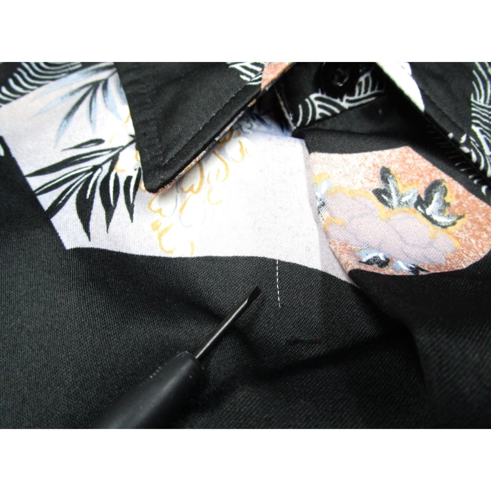 Tori Richard Vintage Tori Richard Shirt Mens 2XL XXL Button Up Hawaiian Tiki 80s Retro USA Black Floral Short Sleeve Collared Button-Up Tie Shirt (2XL) Mens Size US XXL / EU 58 / 5 - 4 Thumbnail