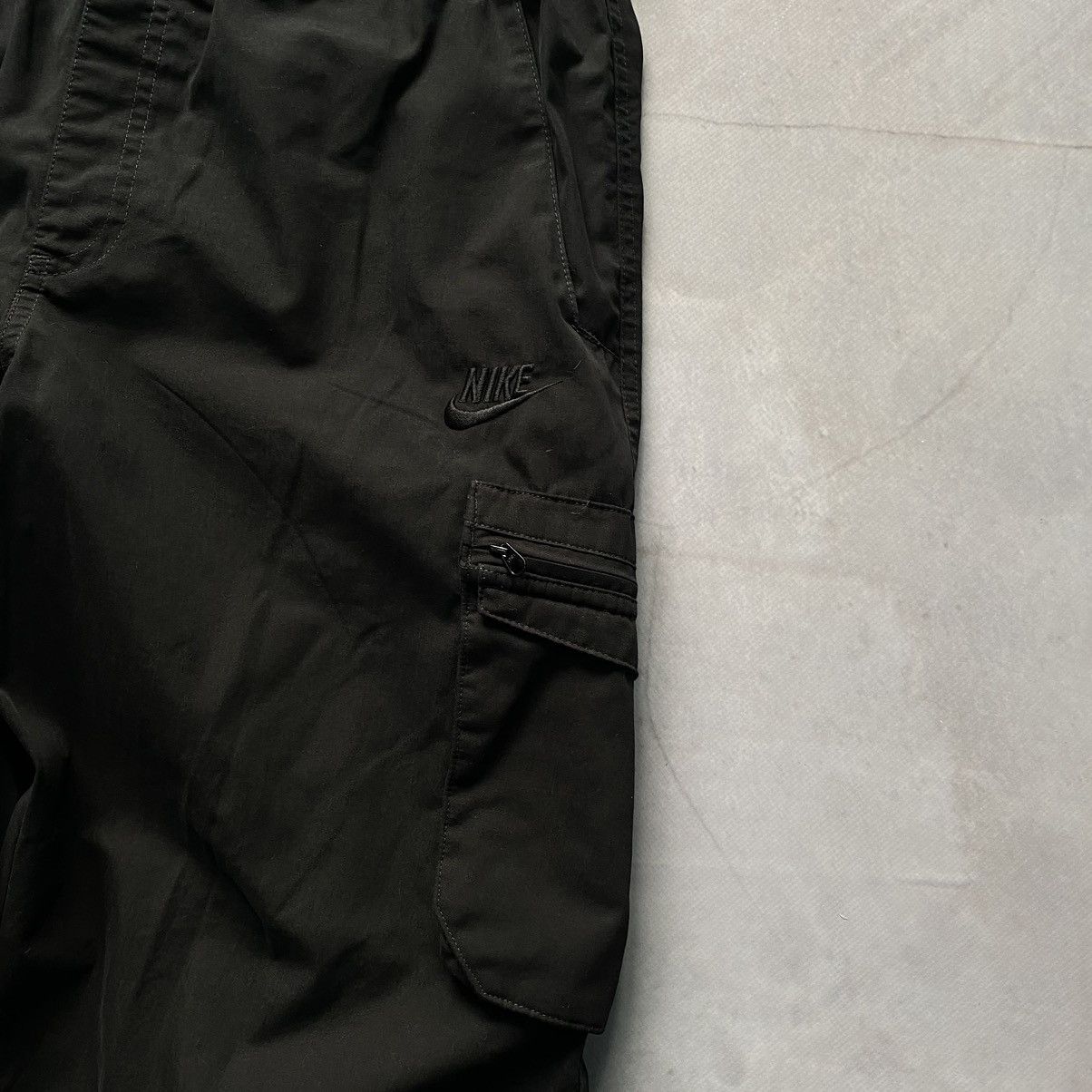 Japanese Brand × Nike × Vintage Y2K Nike Vintage Drill Black Cargo Parachute Pants Size US 31 - 3 Thumbnail