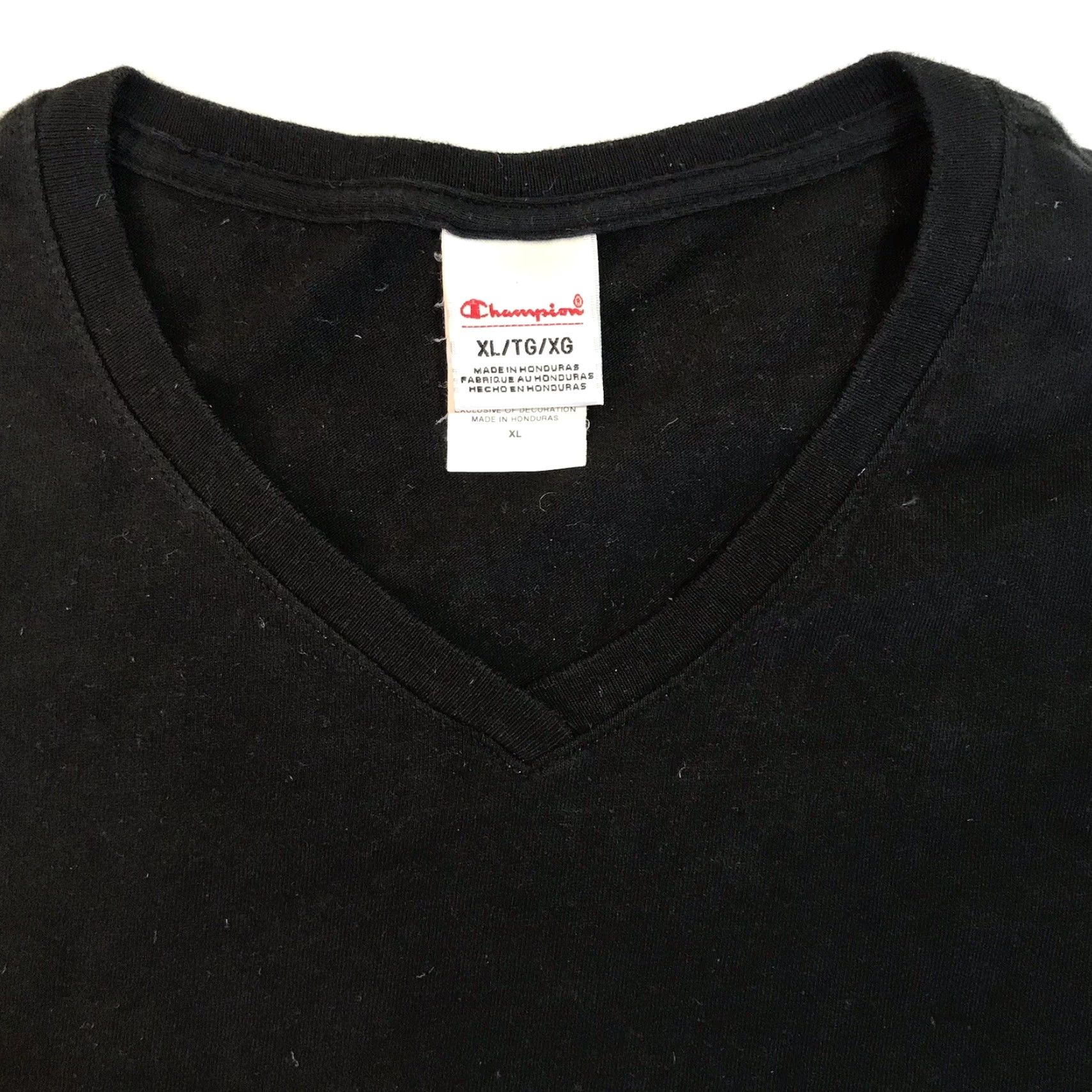 Champion VINTAGE Champion T-Shirt Mens V-Neck Short Sleeve Black XL Embroidered Spell Out Sports 90s Mens Size US XL / EU 56 / 4 - 2 Thumbnail