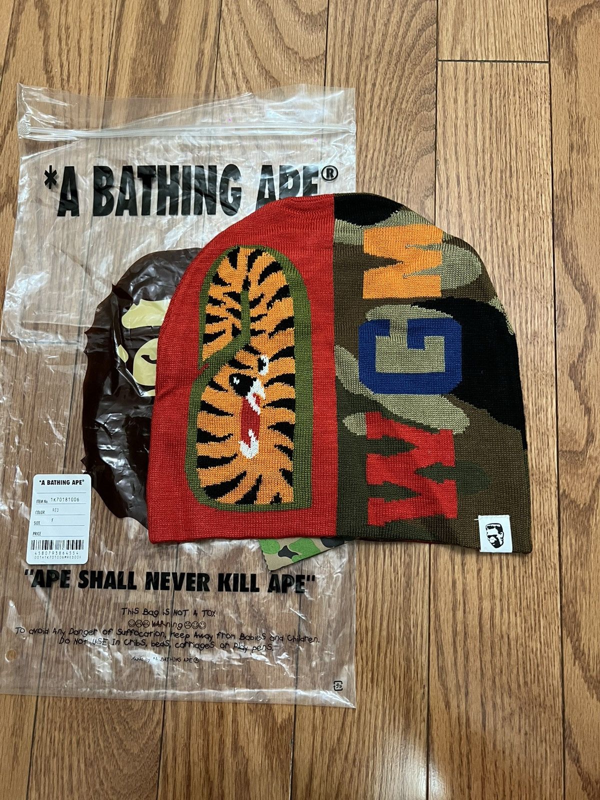 Bape Bape Red Camp Shark Beanie Size ONE SIZE - 2 Thumbnail