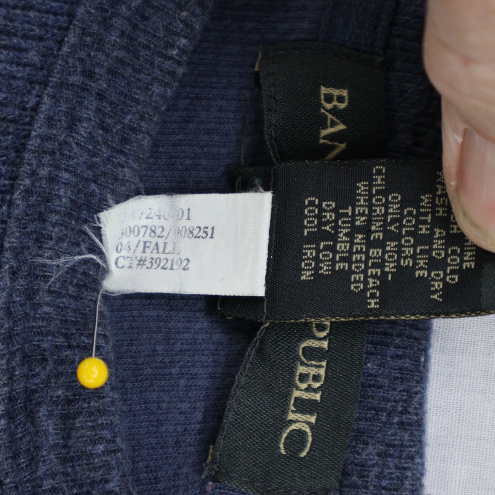 Banana Republic VINTAGE Banana Republic Sweater Men XL Blue Striped Knit Pullover Crew Neck Regular Fit 90s Preppy Y2K Mens Size US XL / EU 56 / 4 - 4 Thumbnail